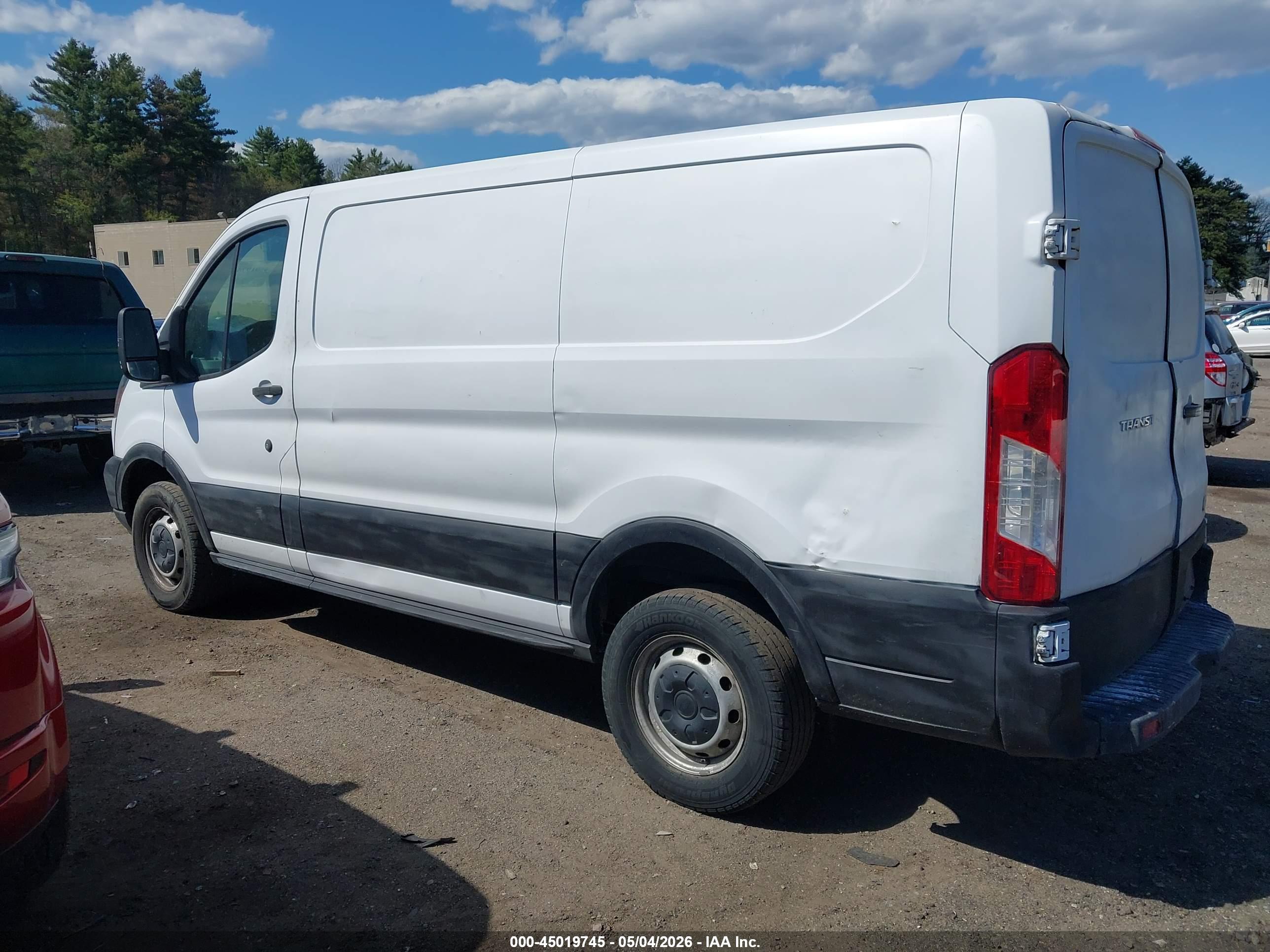 FORD TRANSIT-250 image 3
