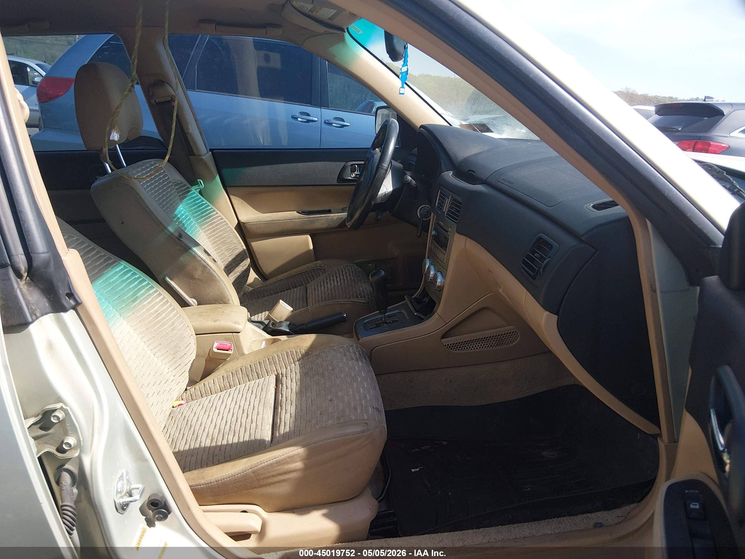 SUBARU FORESTER image 5