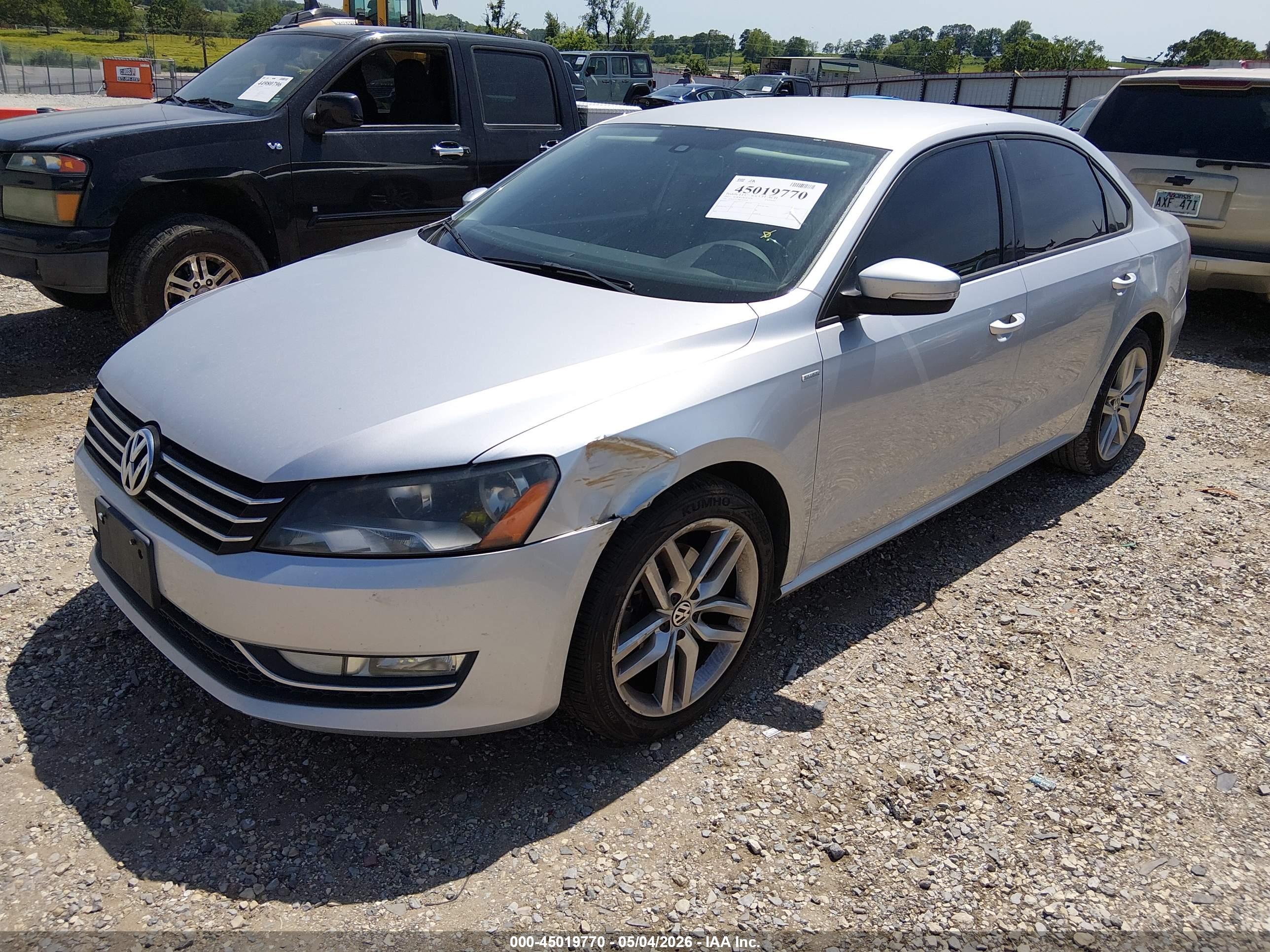 VOLKSWAGEN PASSAT image 2