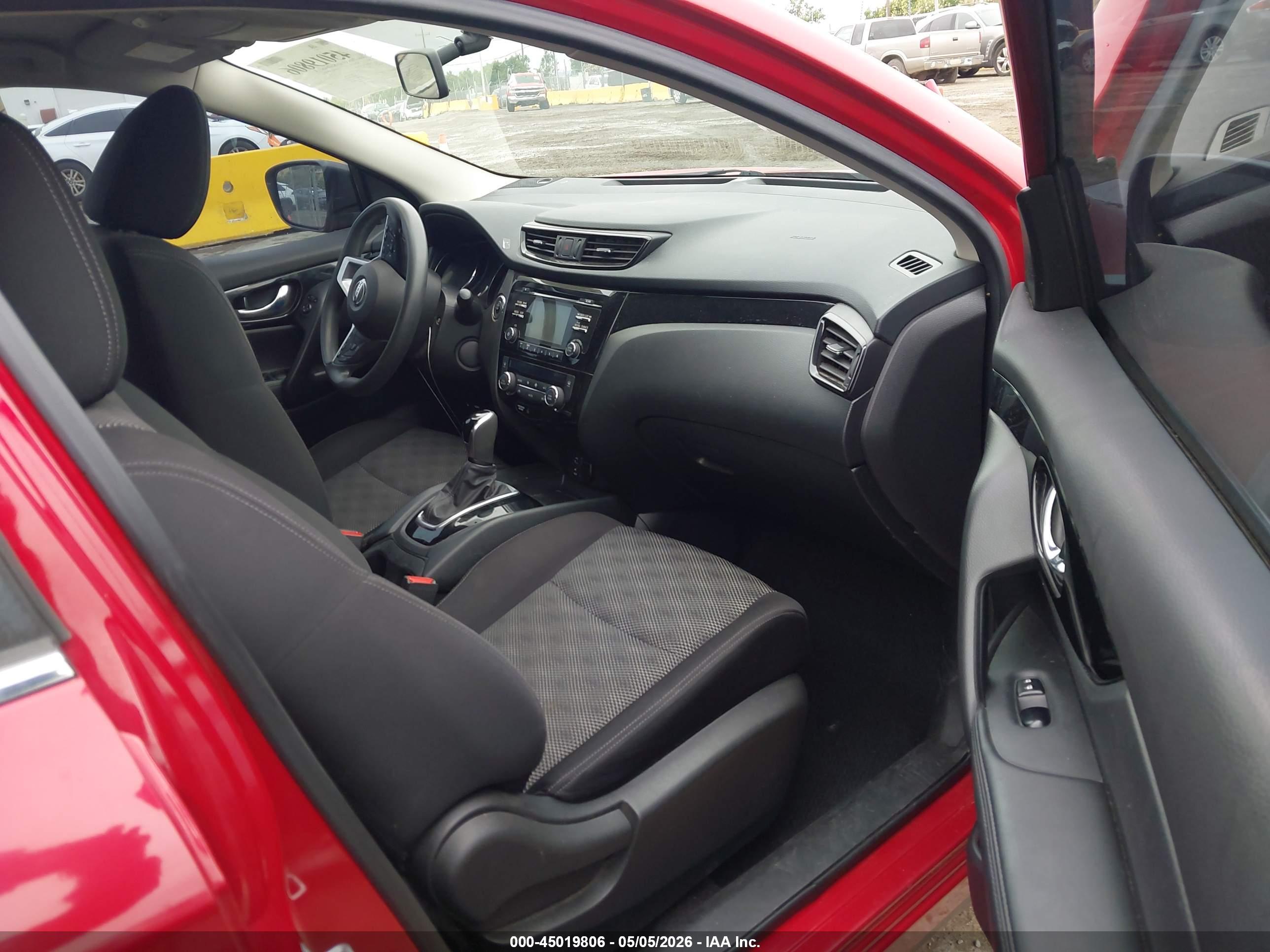 NISSAN ROGUE image 5