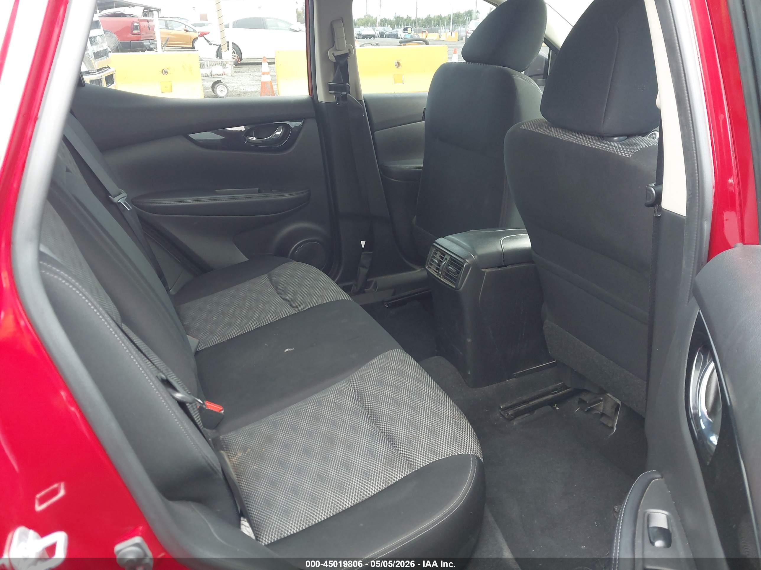 NISSAN ROGUE image 8