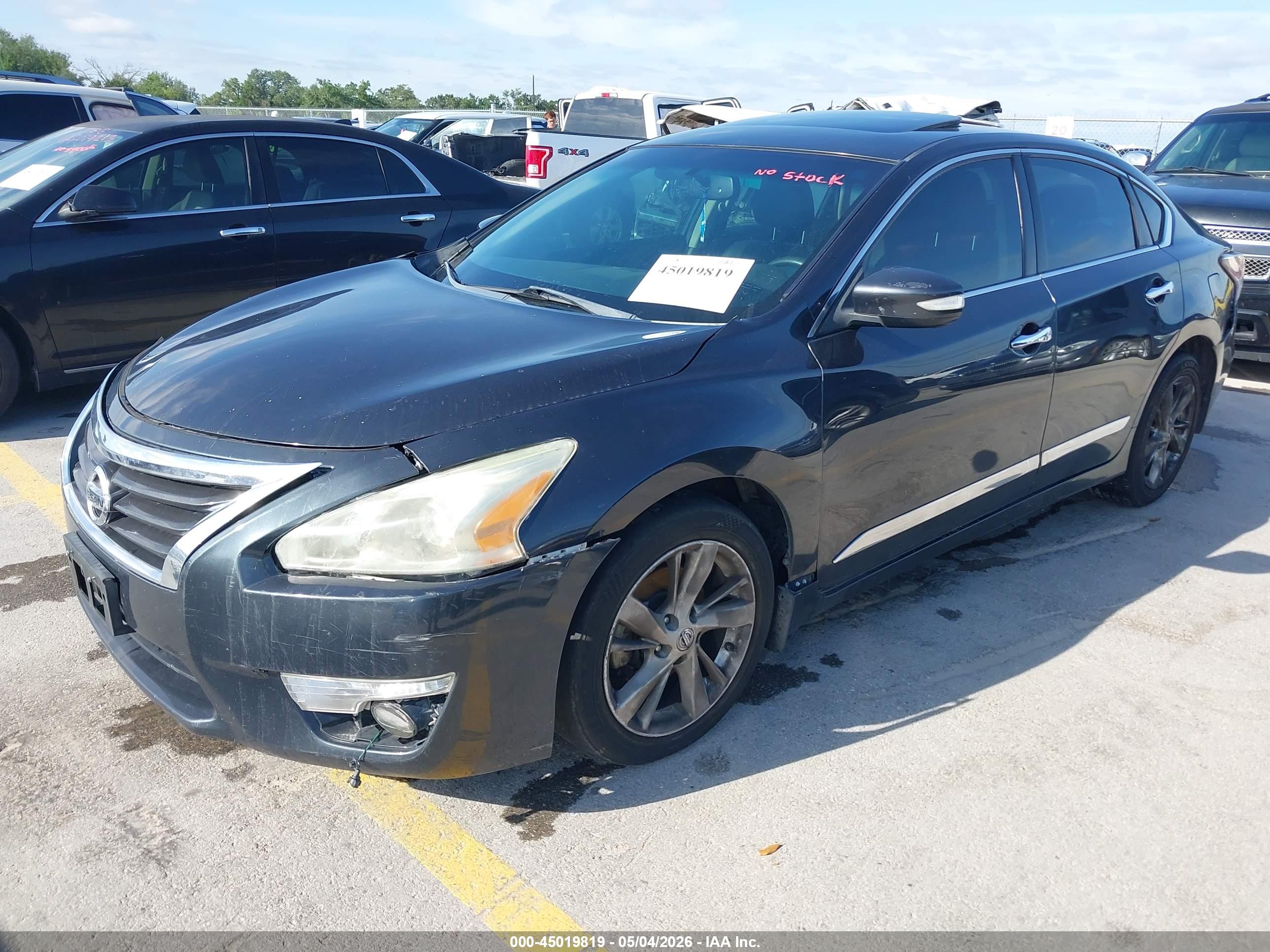 NISSAN ALTIMA image 2