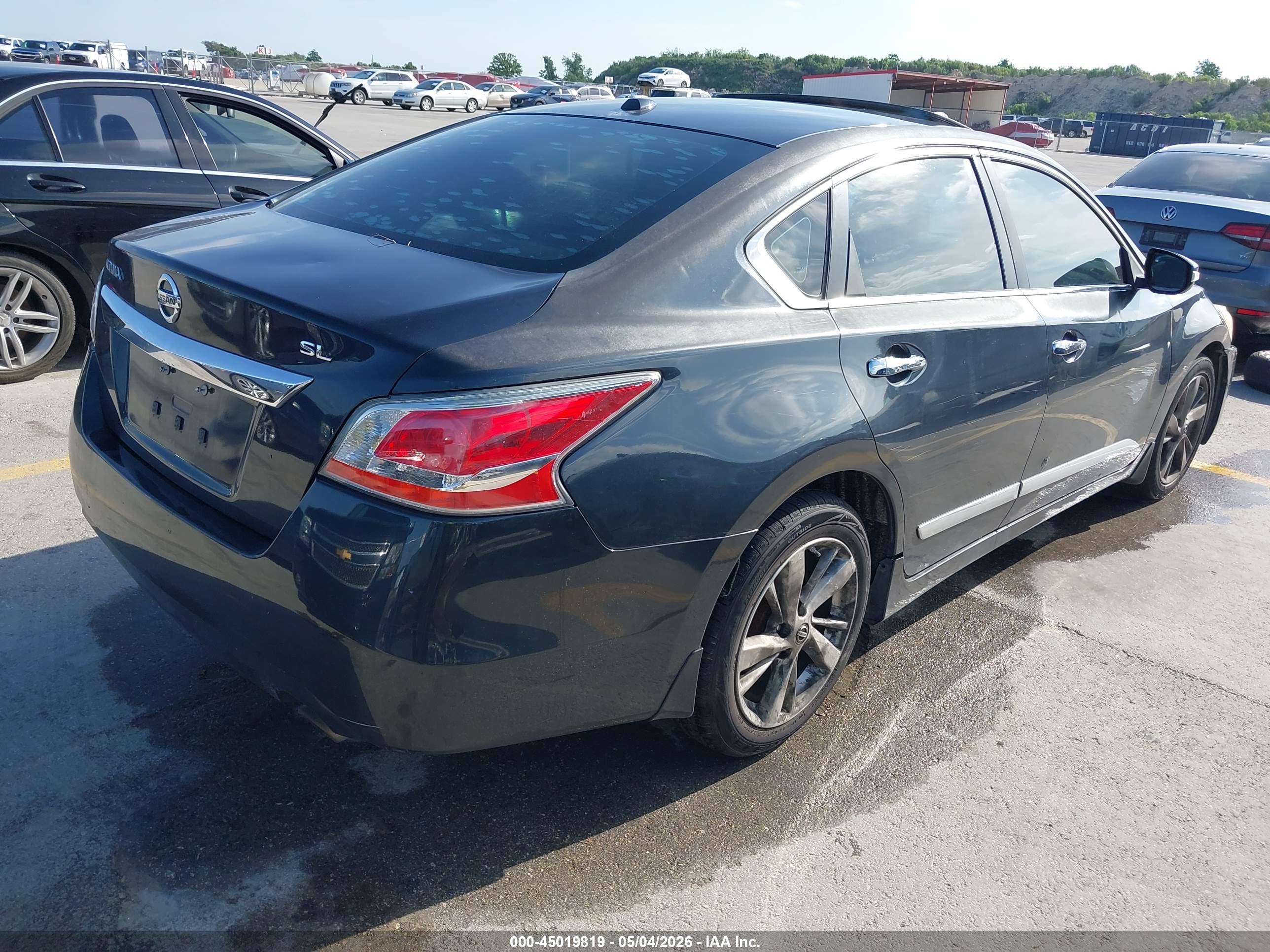 NISSAN ALTIMA image 4