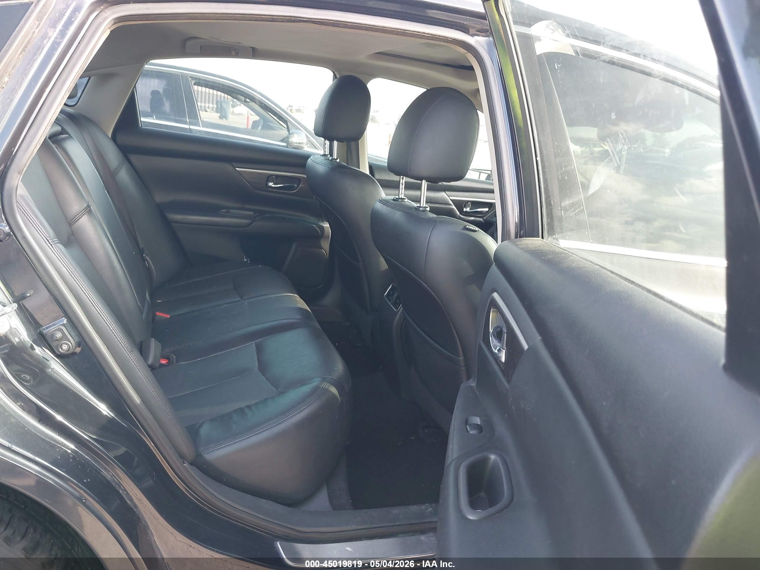 NISSAN ALTIMA image 8