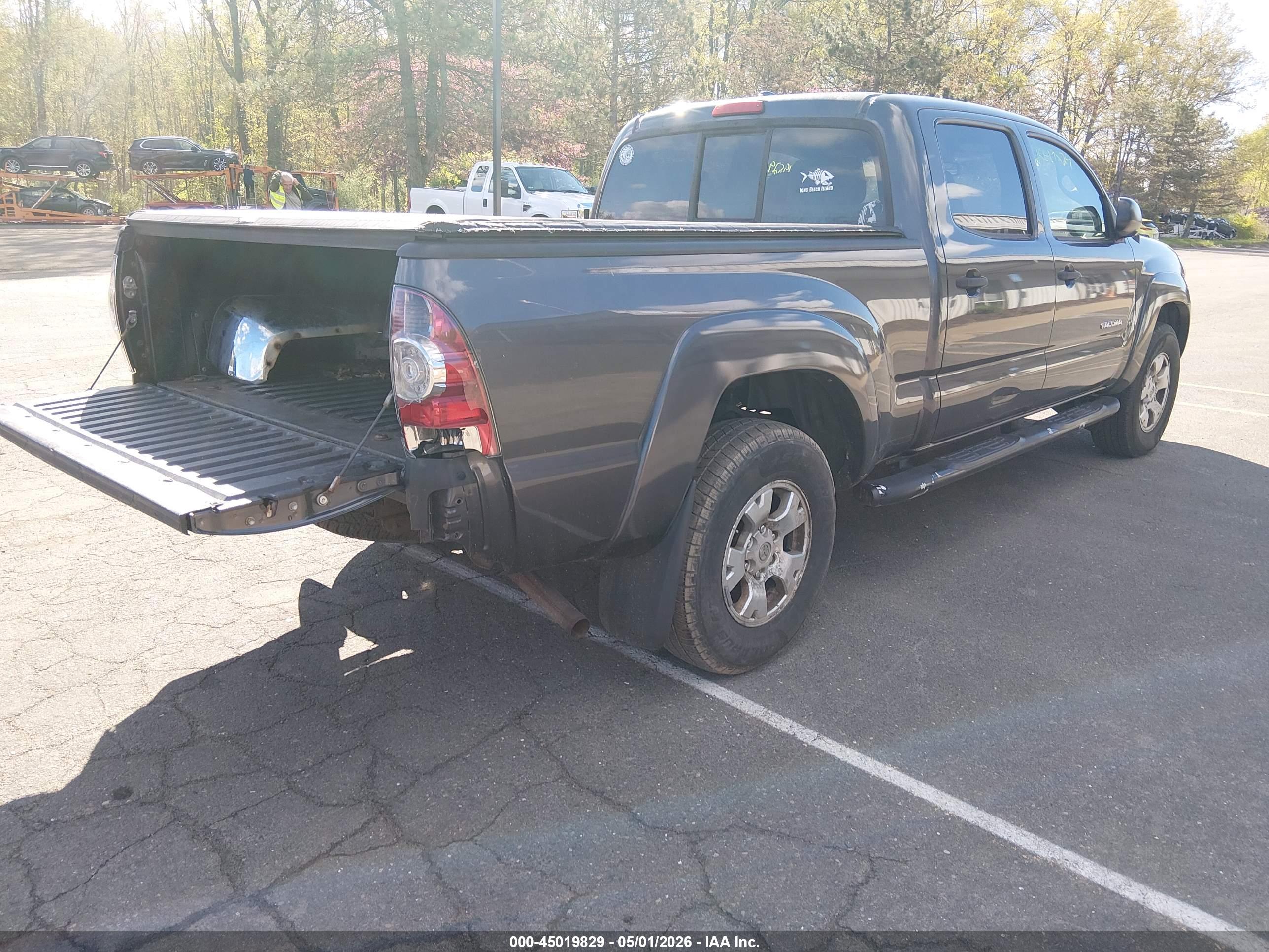 TOYOTA TACOMA image 4