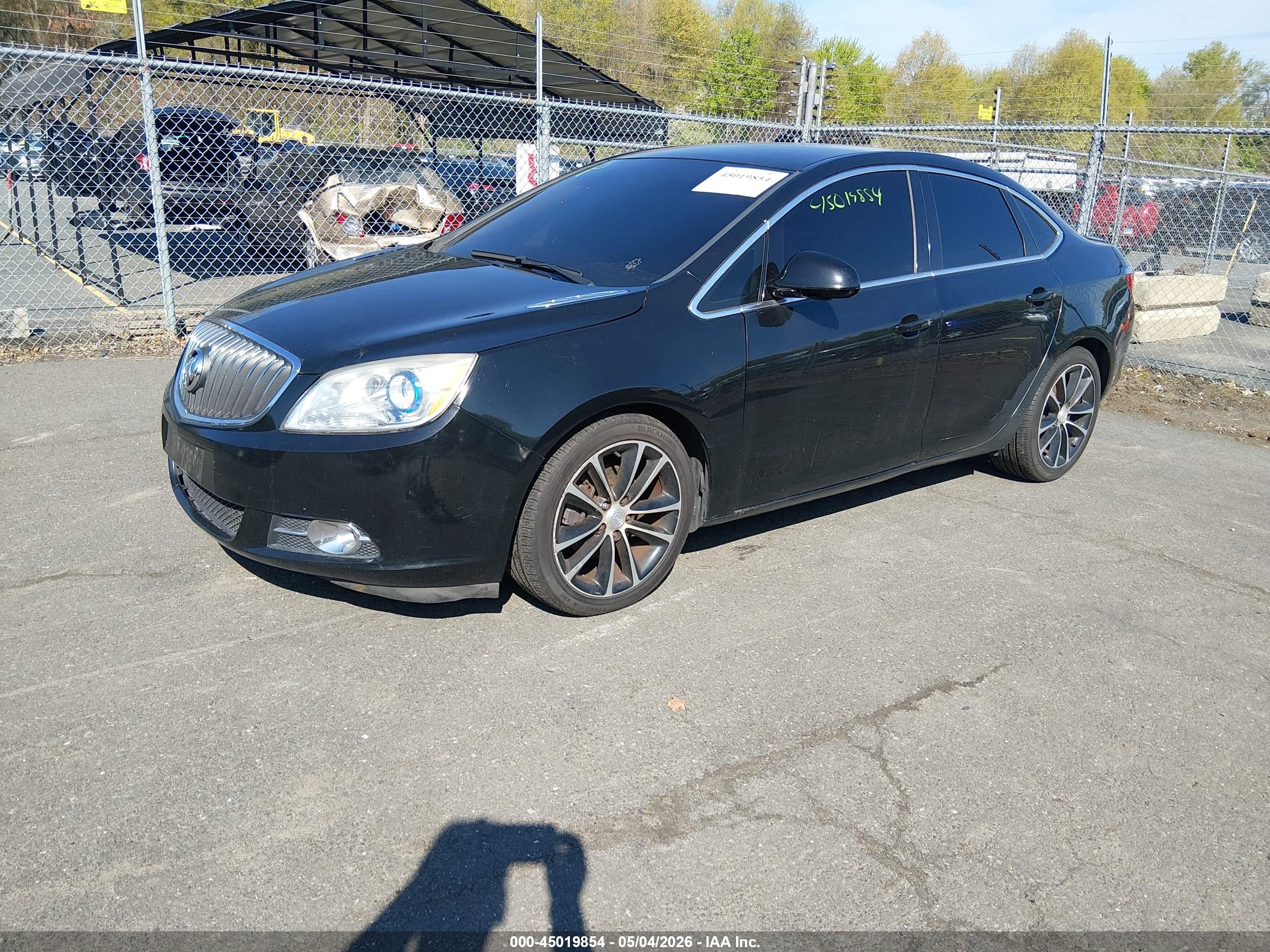 BUICK VERANO image 2