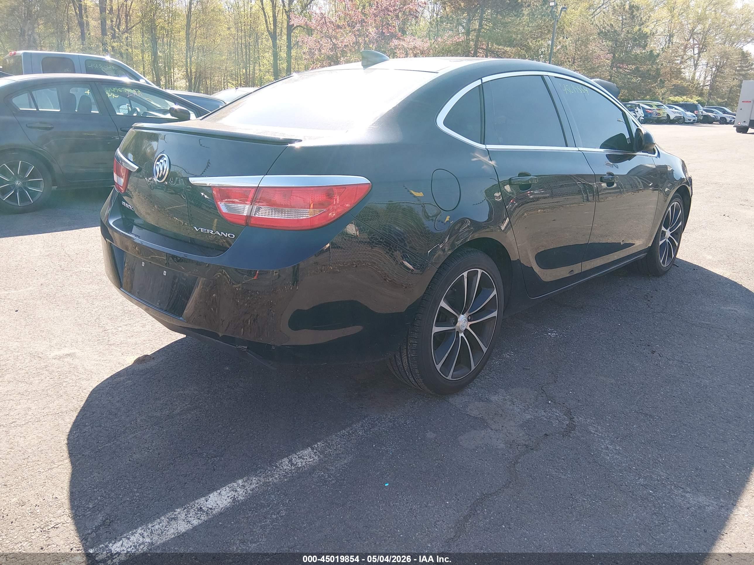 BUICK VERANO image 4