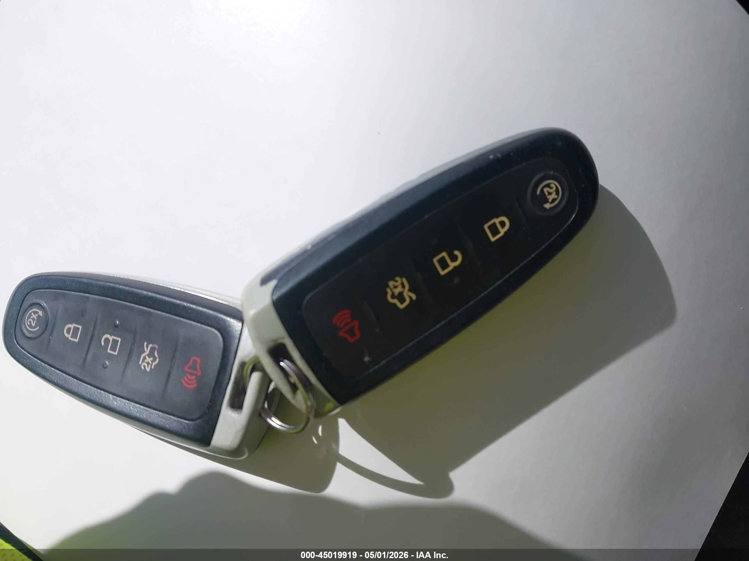 FORD ESCAPE image 11
