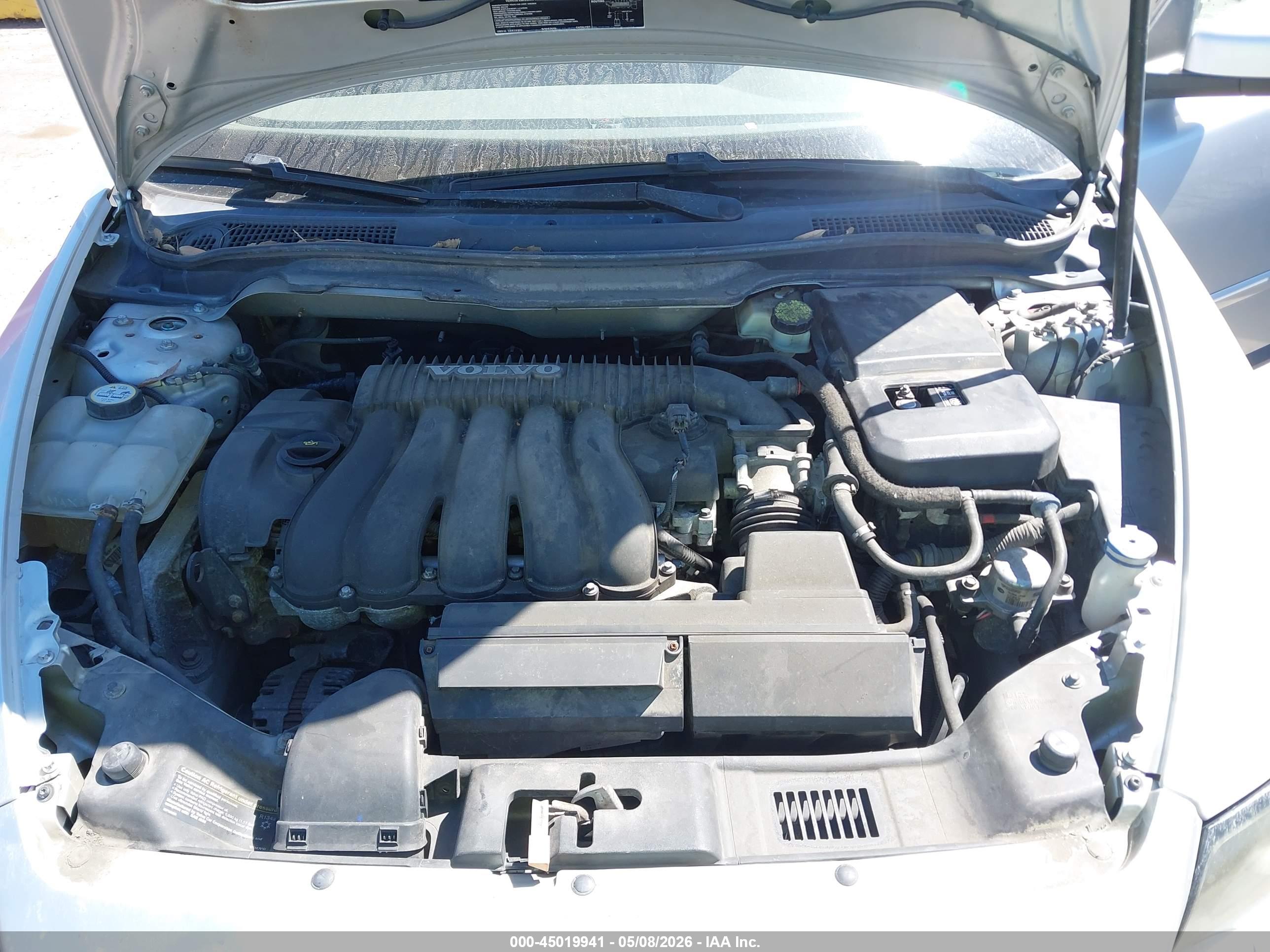 VOLVO S40 image 10