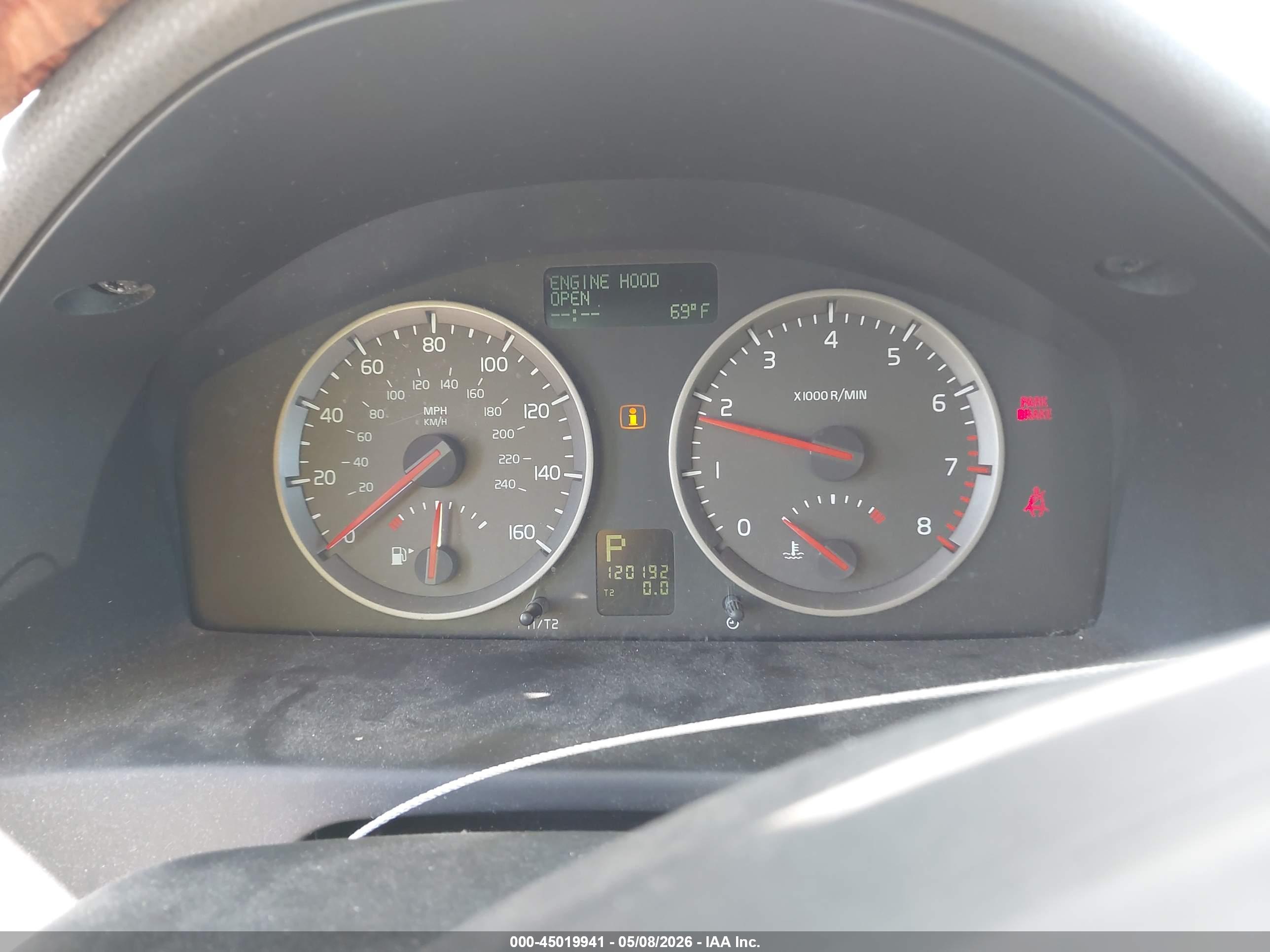 VOLVO S40 image 7