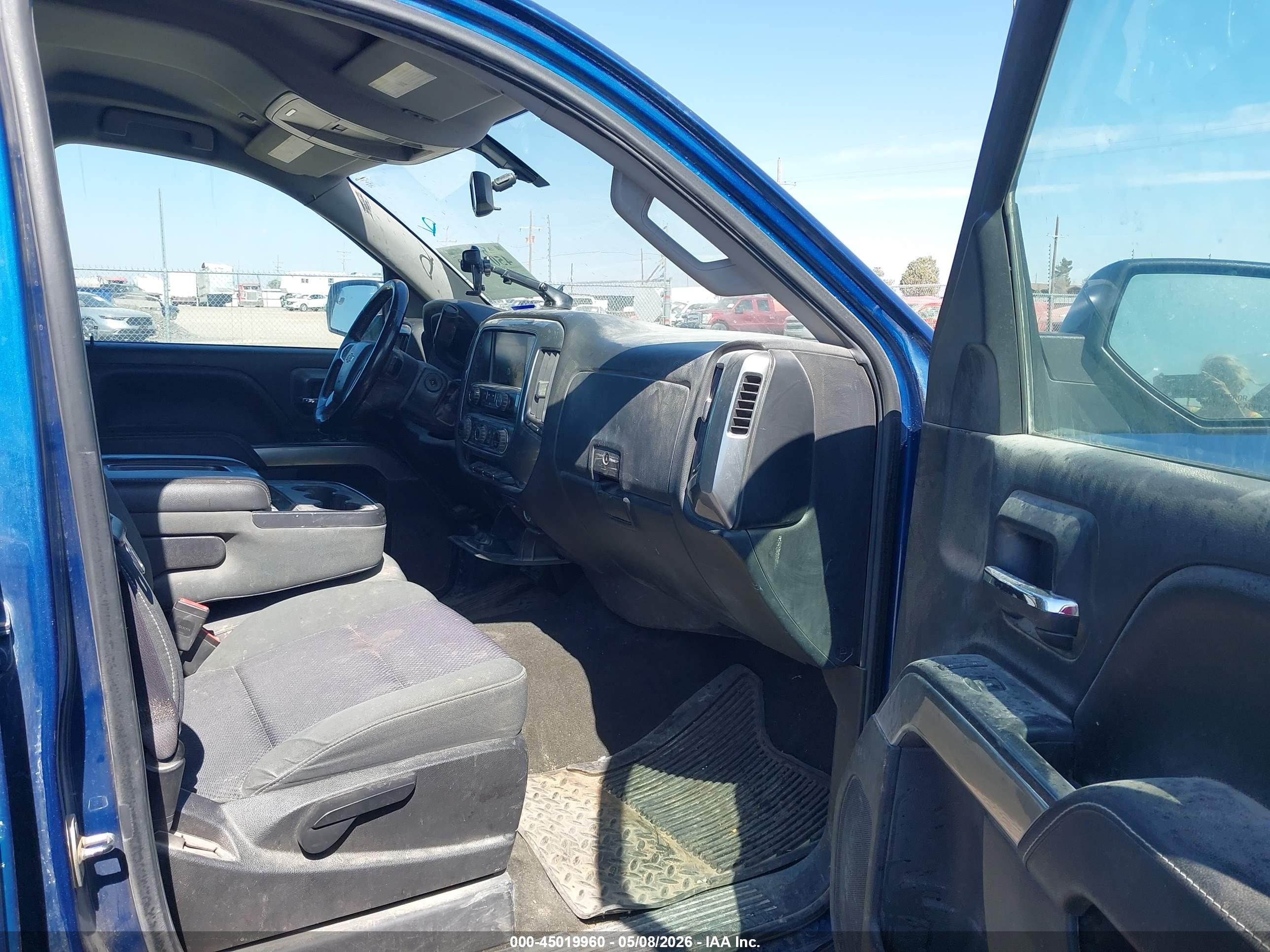 CHEVROLET SILVERADO image 5