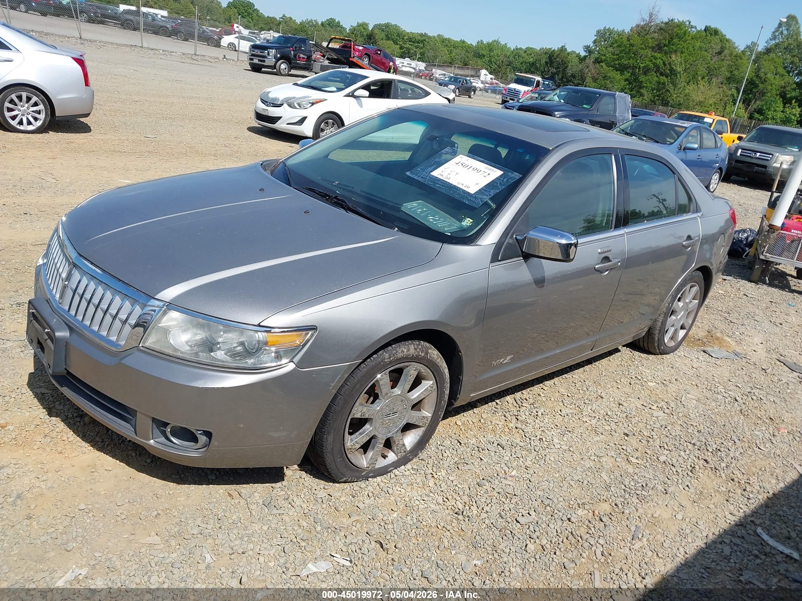 LINCOLN MKZ image 2