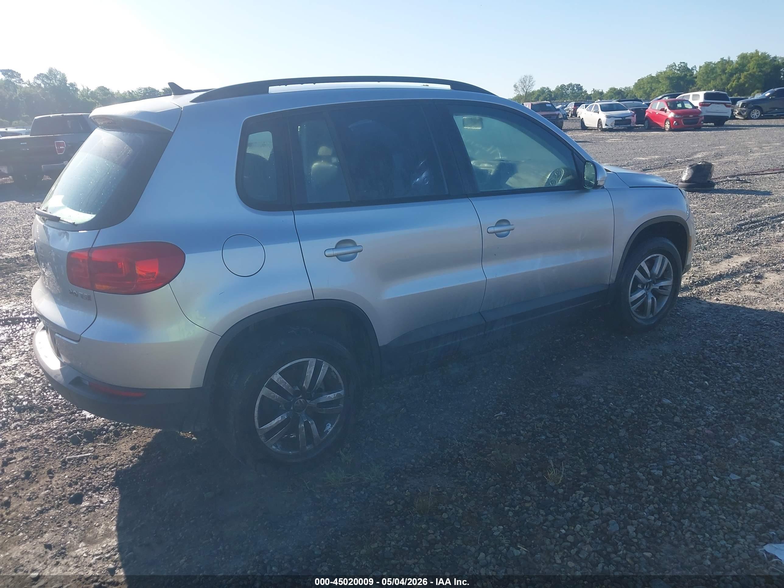 VOLKSWAGEN TIGUAN image 4