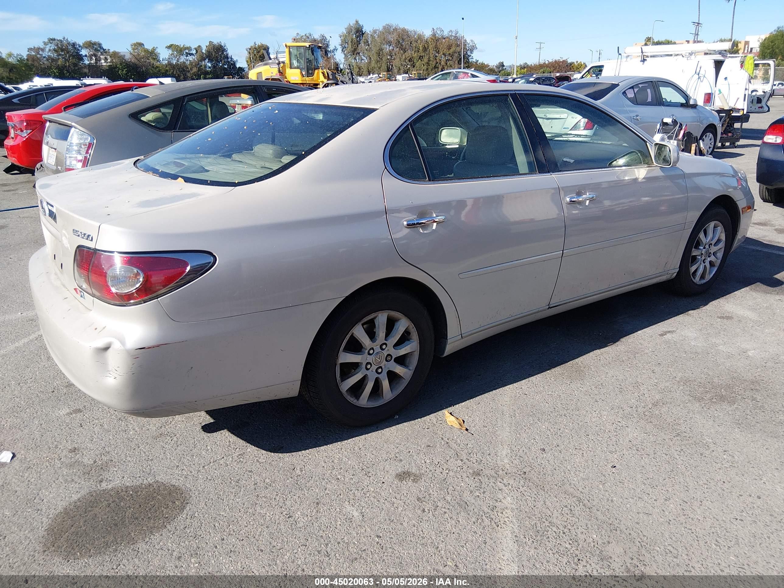 LEXUS ES image 4