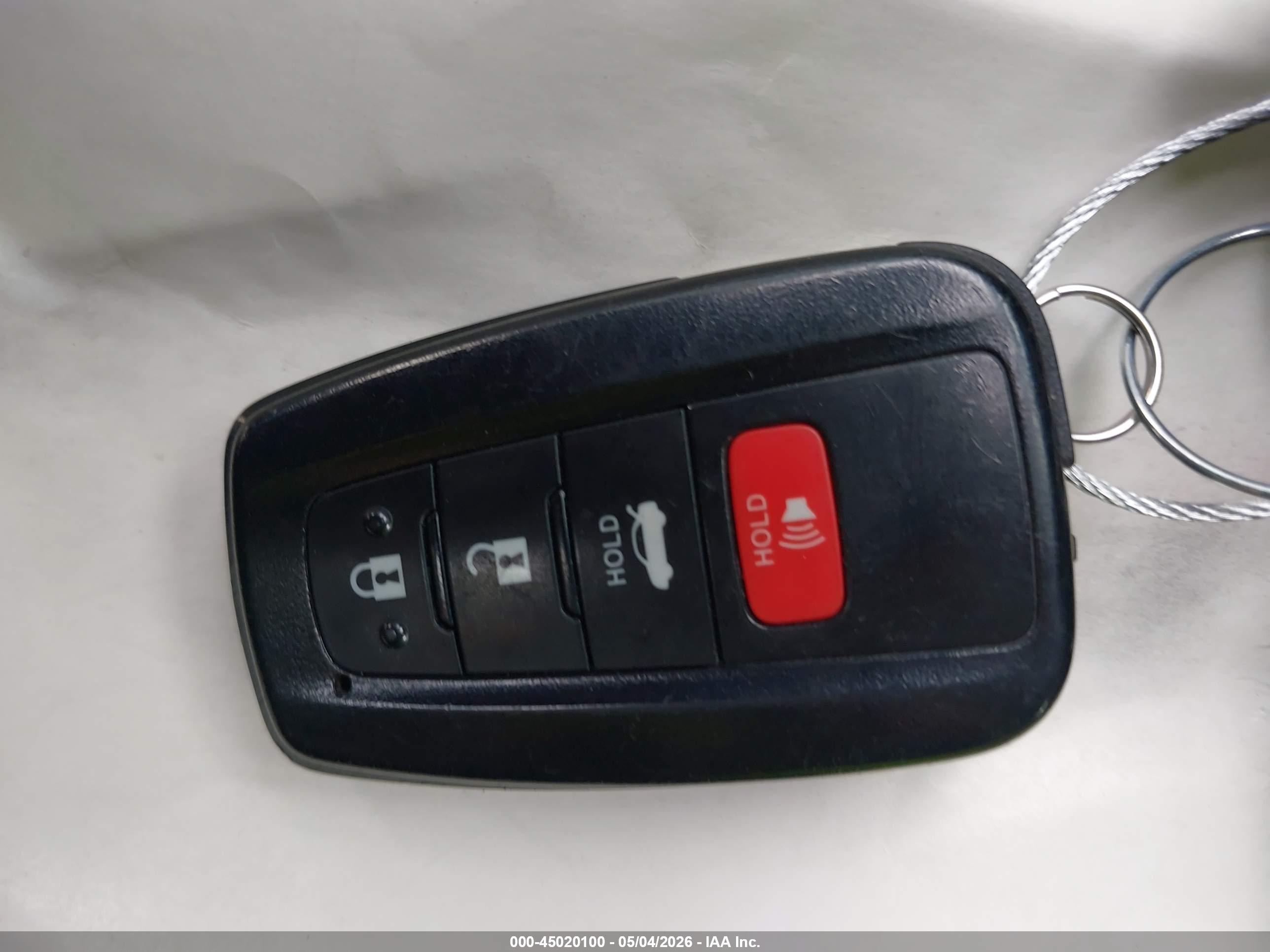 TOYOTA CAMRY image 11
