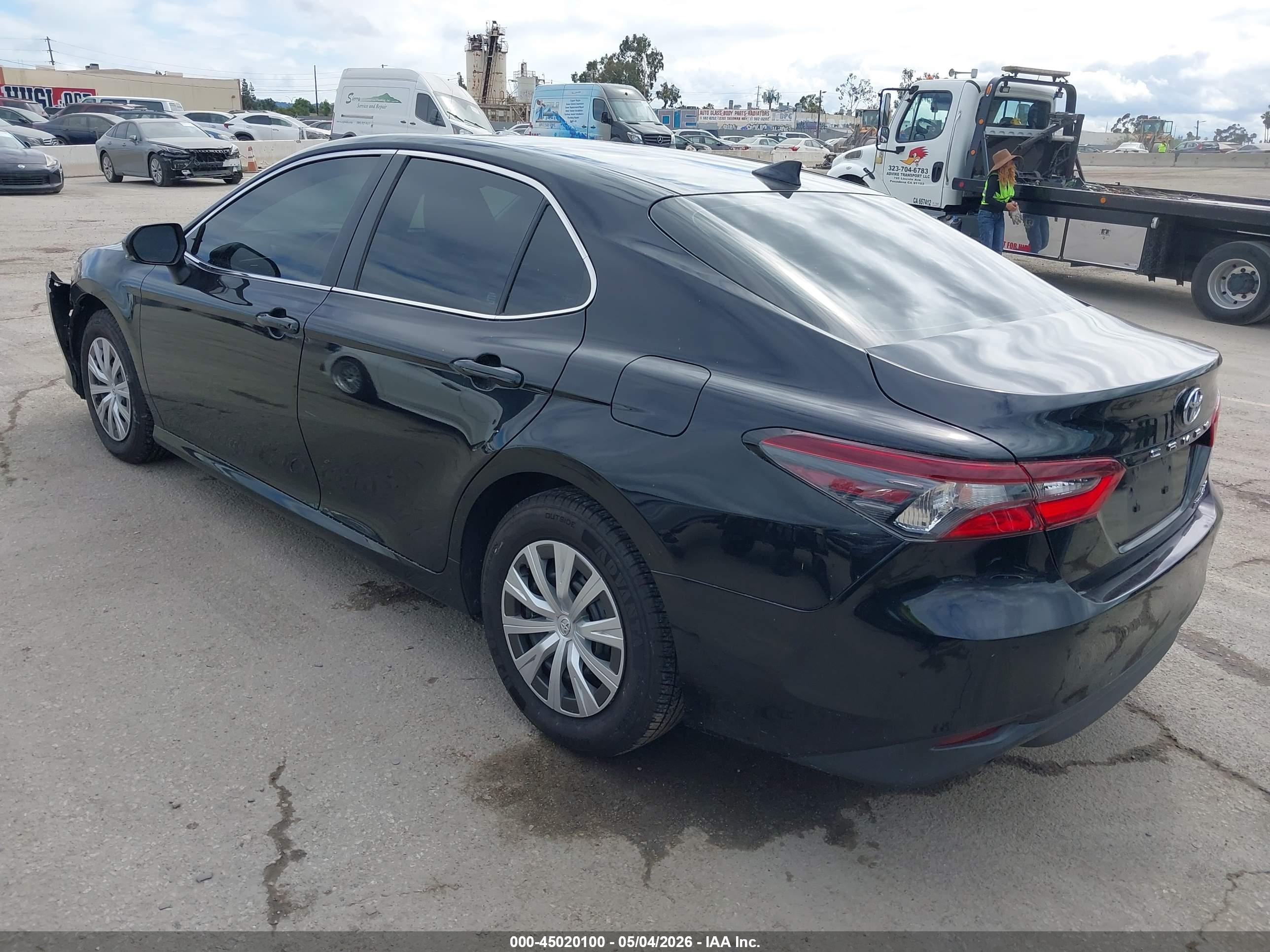 TOYOTA CAMRY image 3