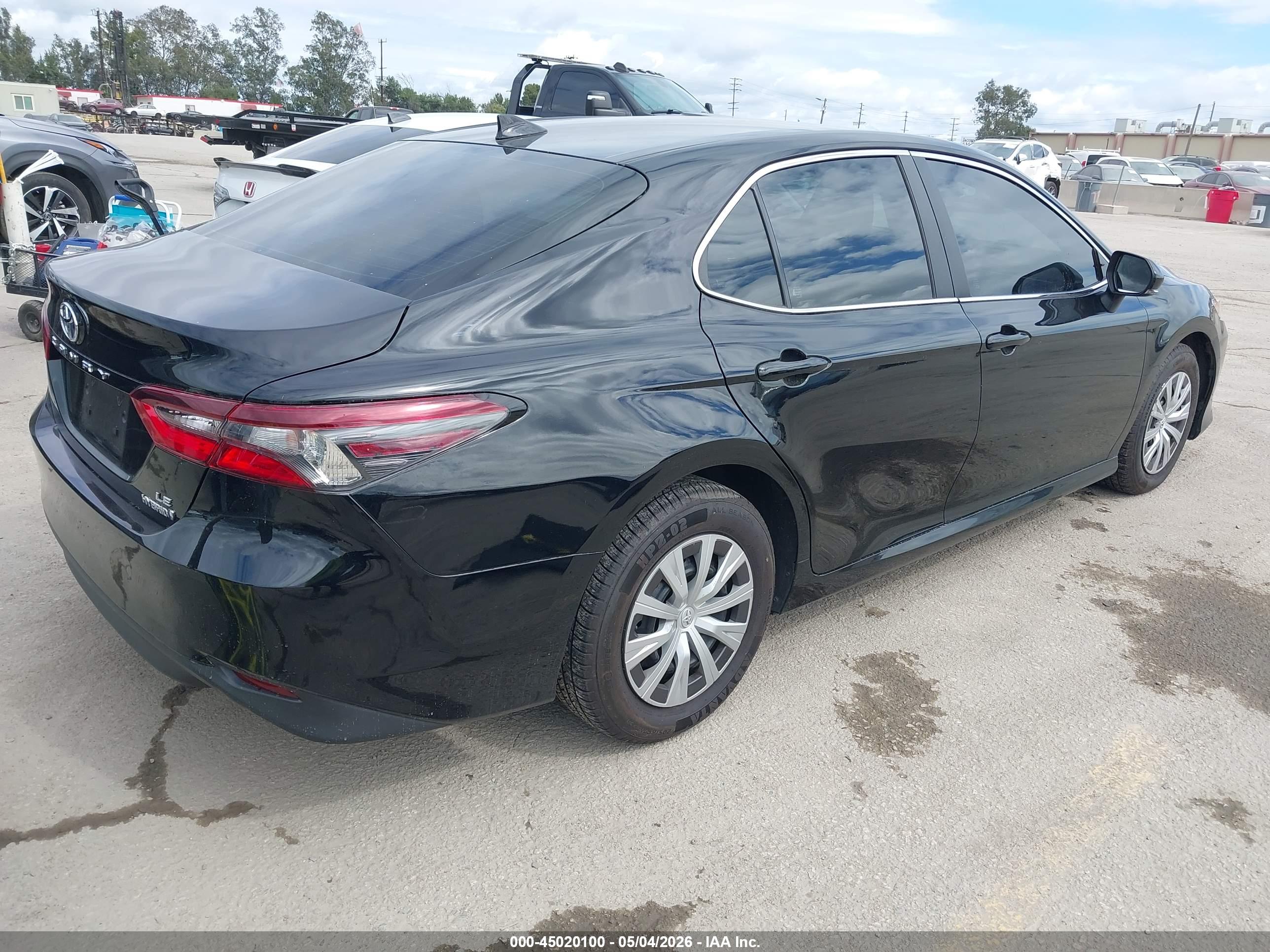 TOYOTA CAMRY image 4