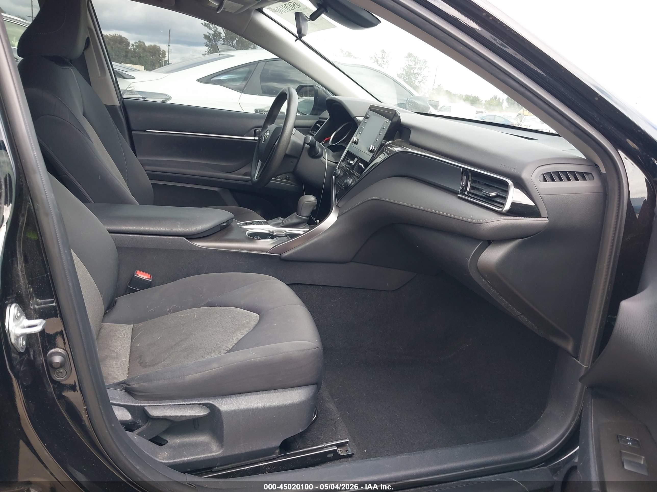 TOYOTA CAMRY image 5