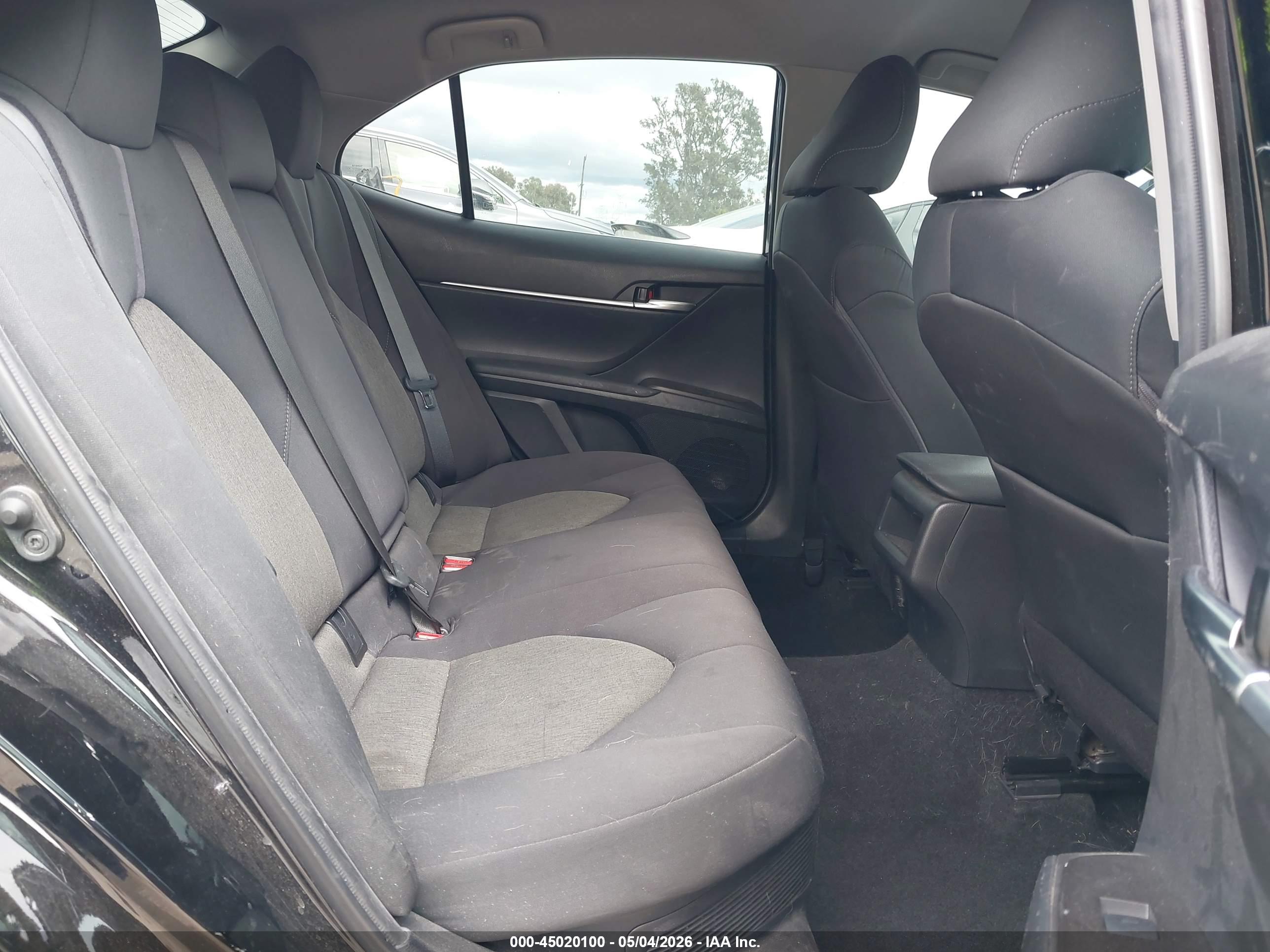 TOYOTA CAMRY image 8