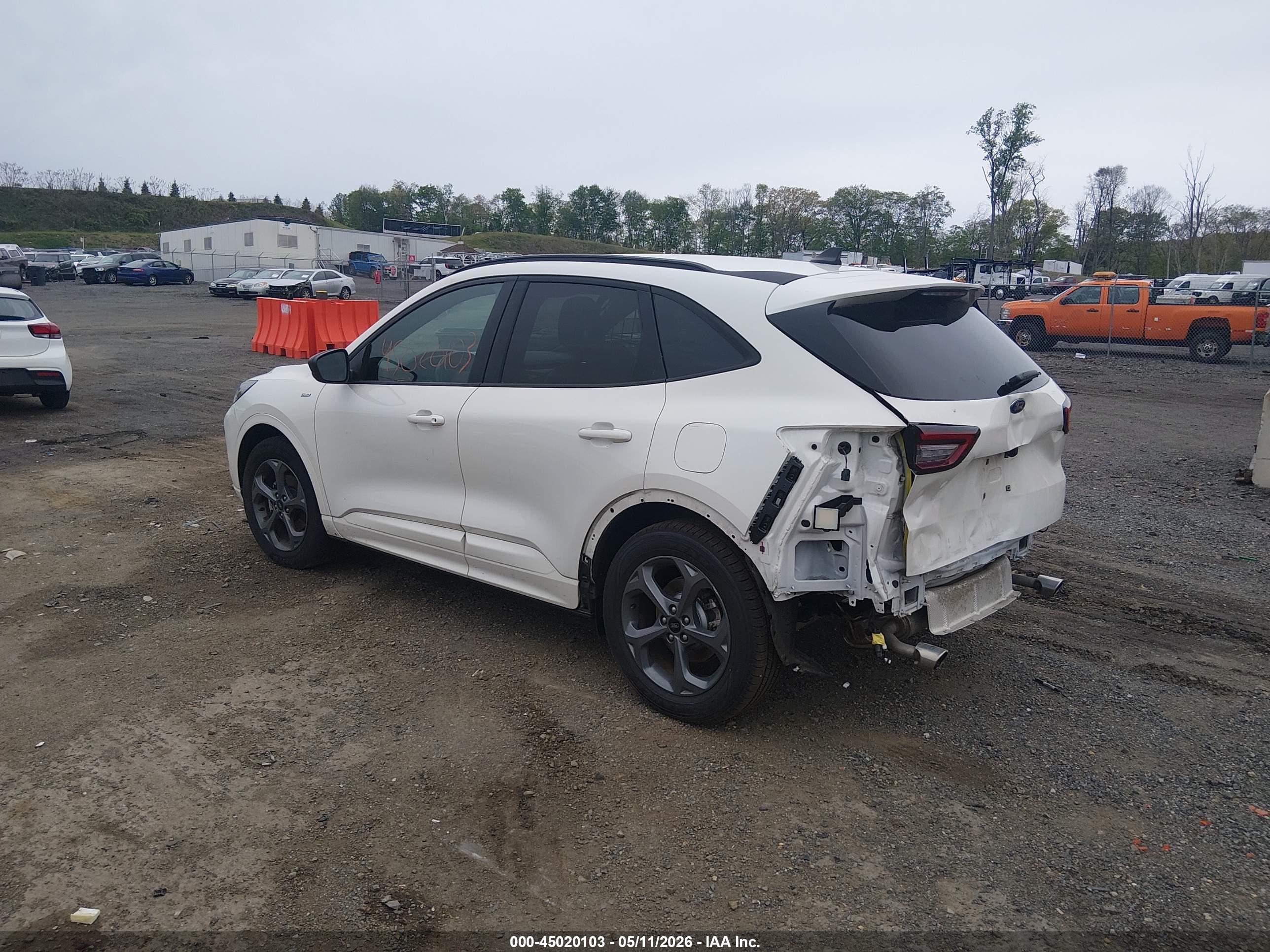 FORD ESCAPE image 3