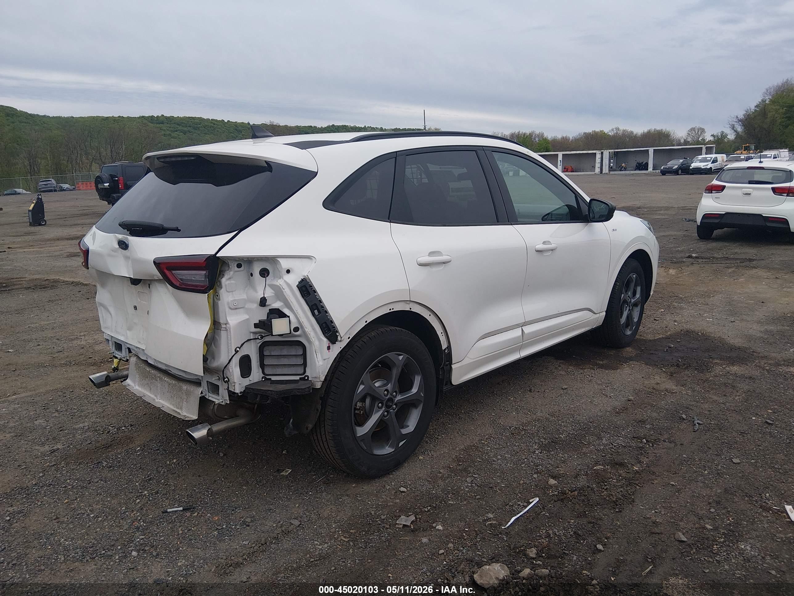 FORD ESCAPE image 4