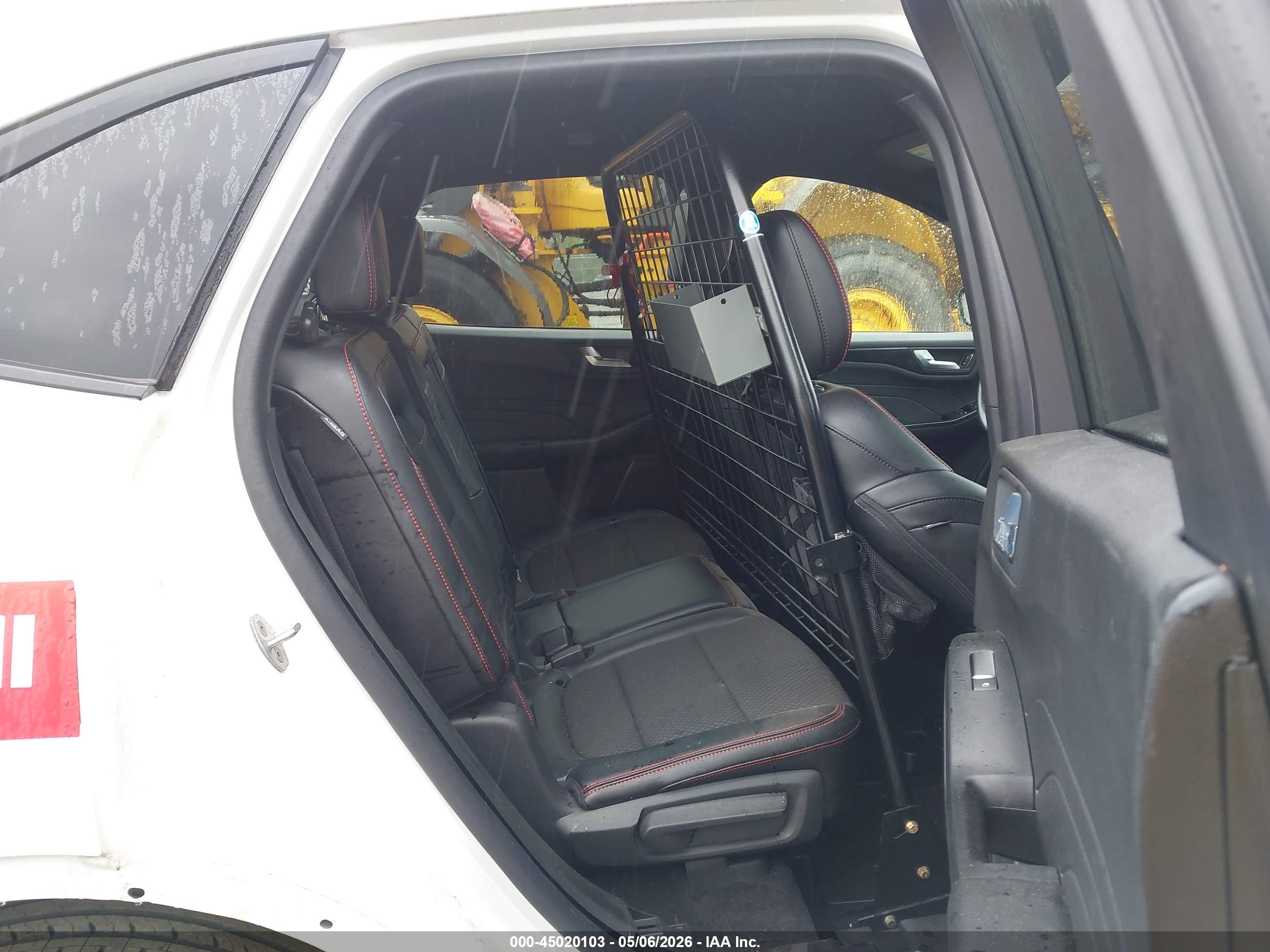 FORD ESCAPE image 8