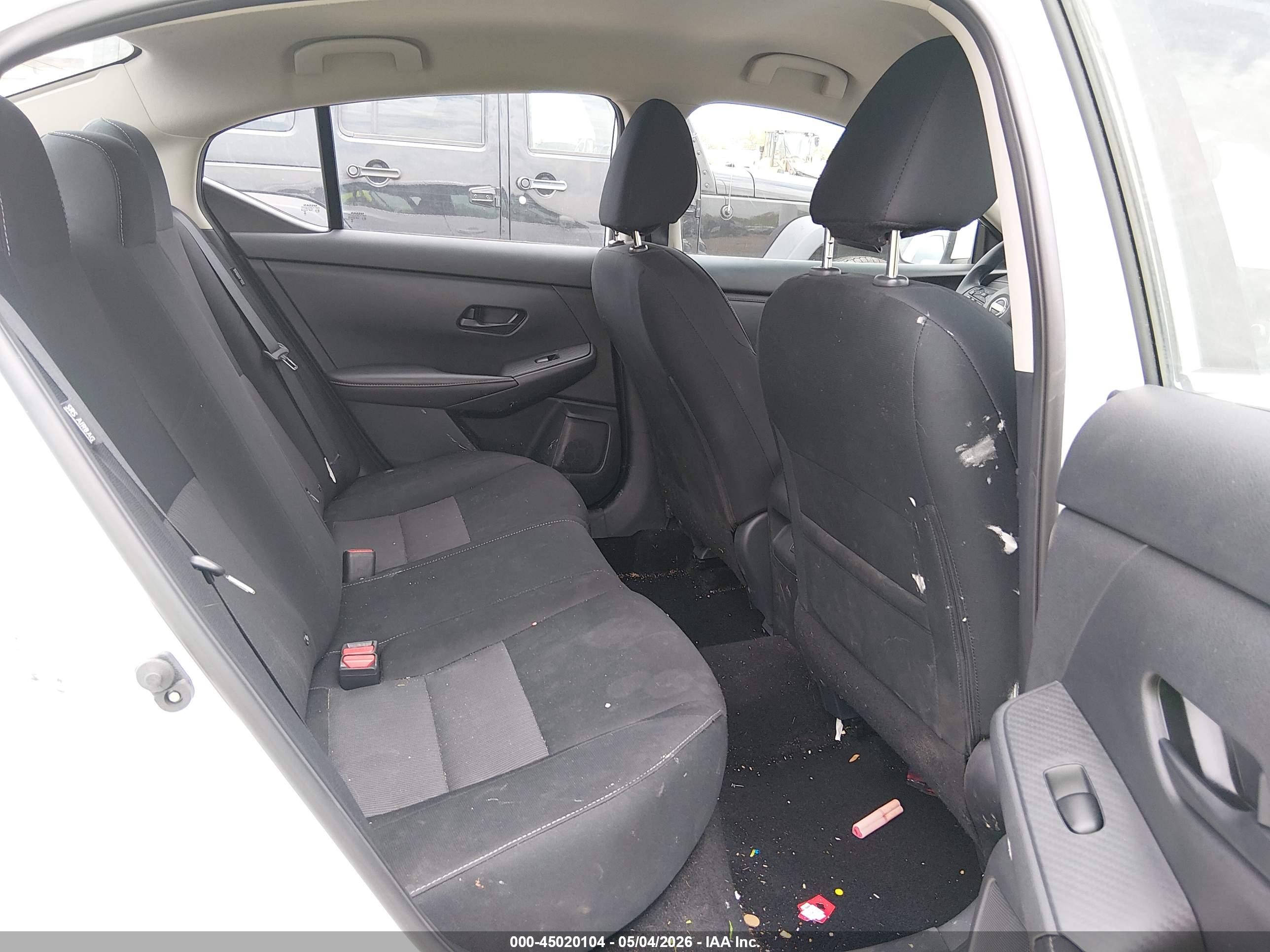 NISSAN SENTRA image 8