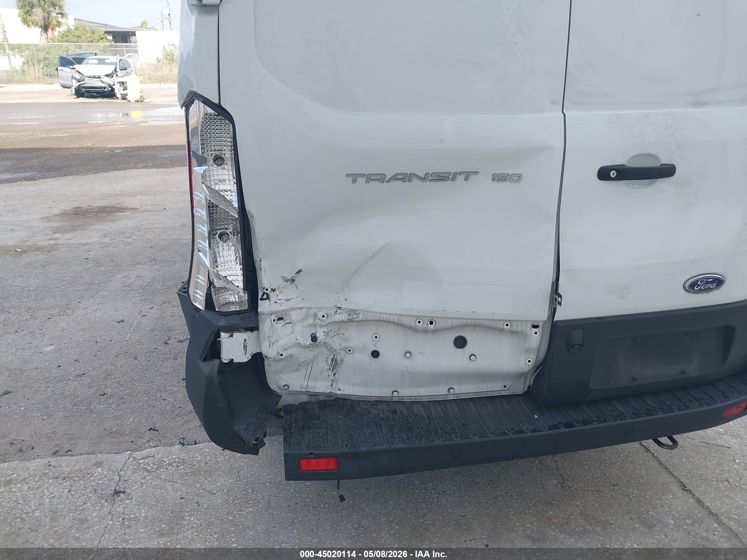 FORD TRANSIT-150 image 6