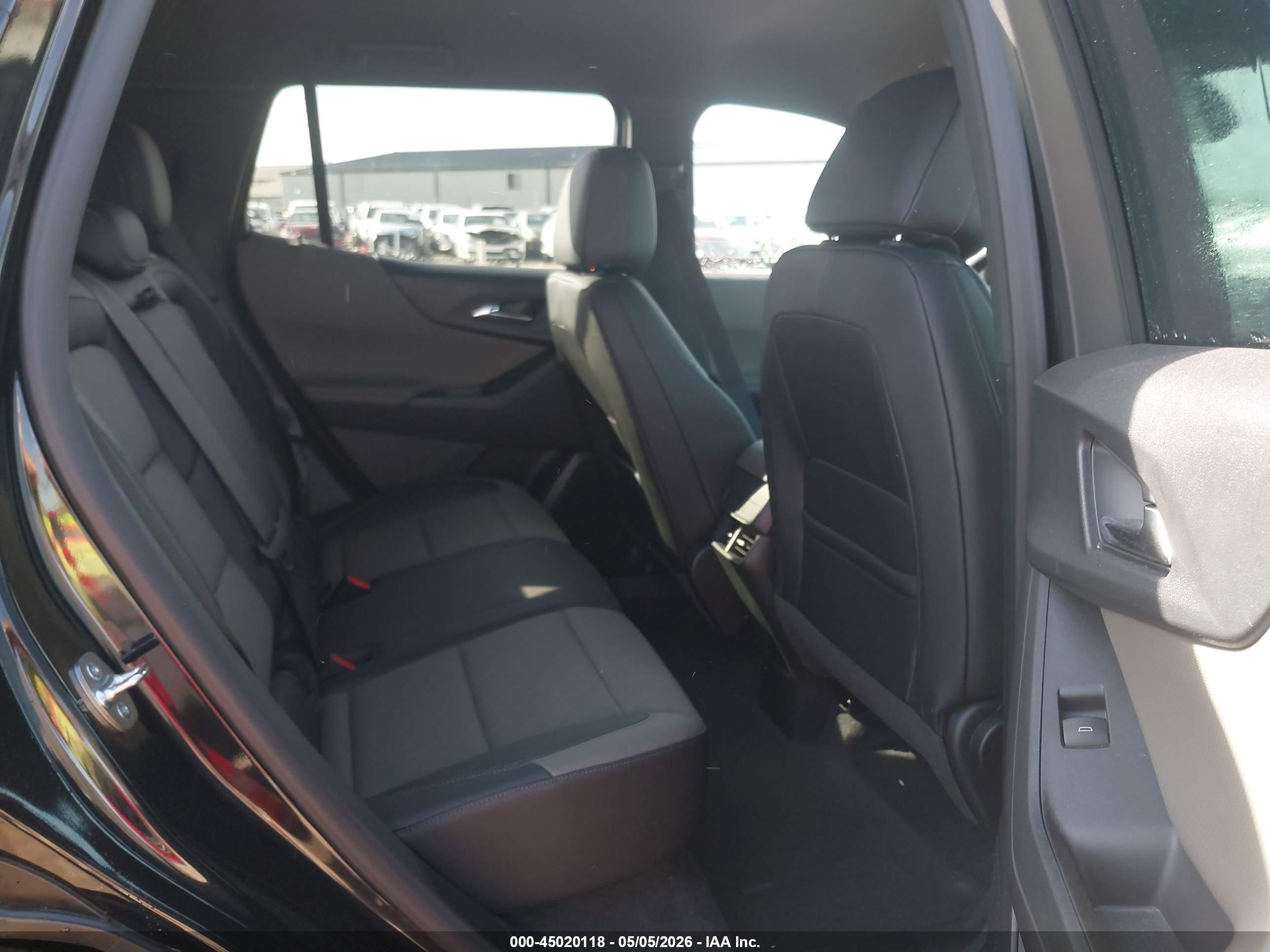 CHEVROLET EQUINOX image 8