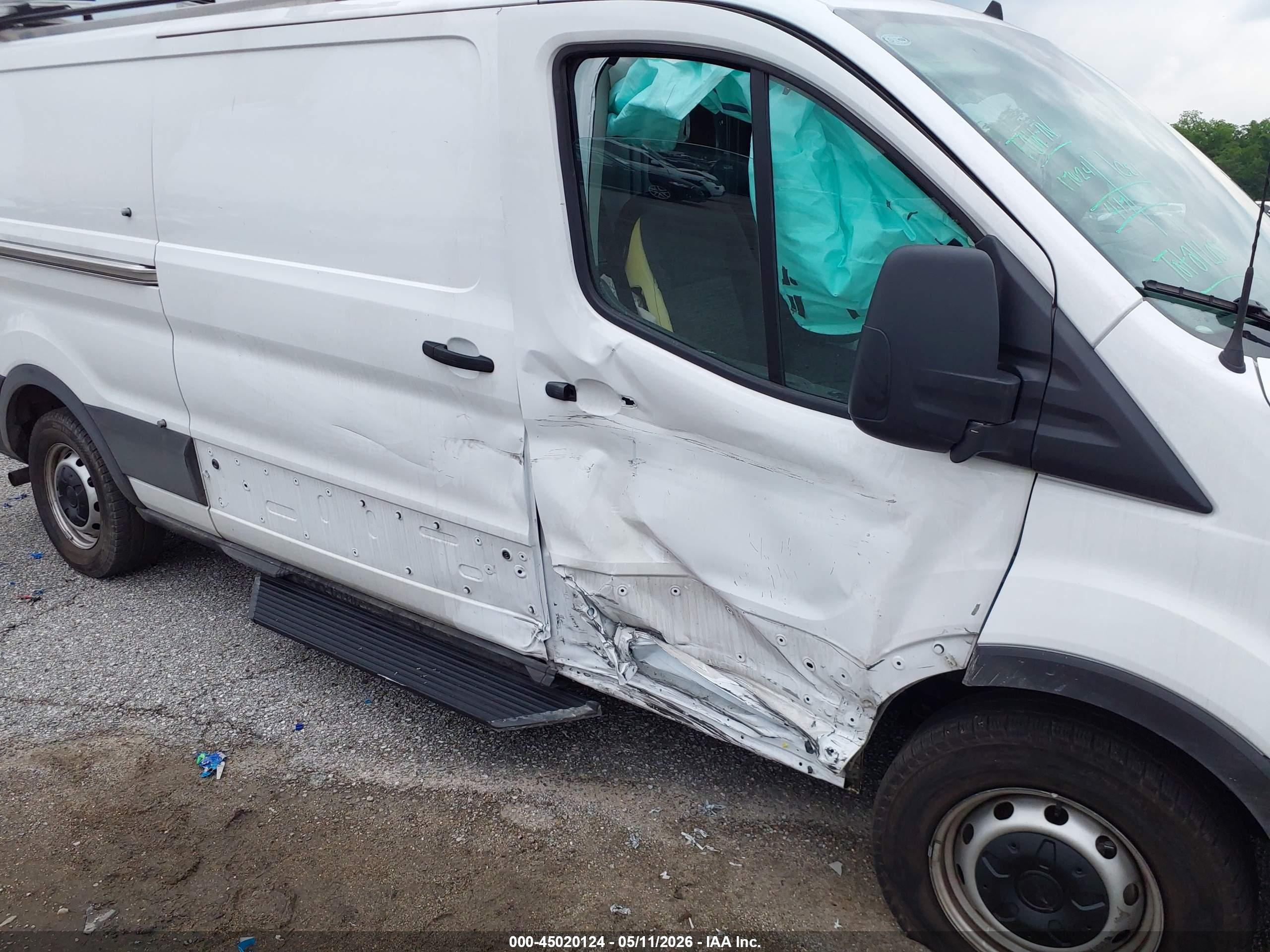 FORD TRANSIT-350 image 6