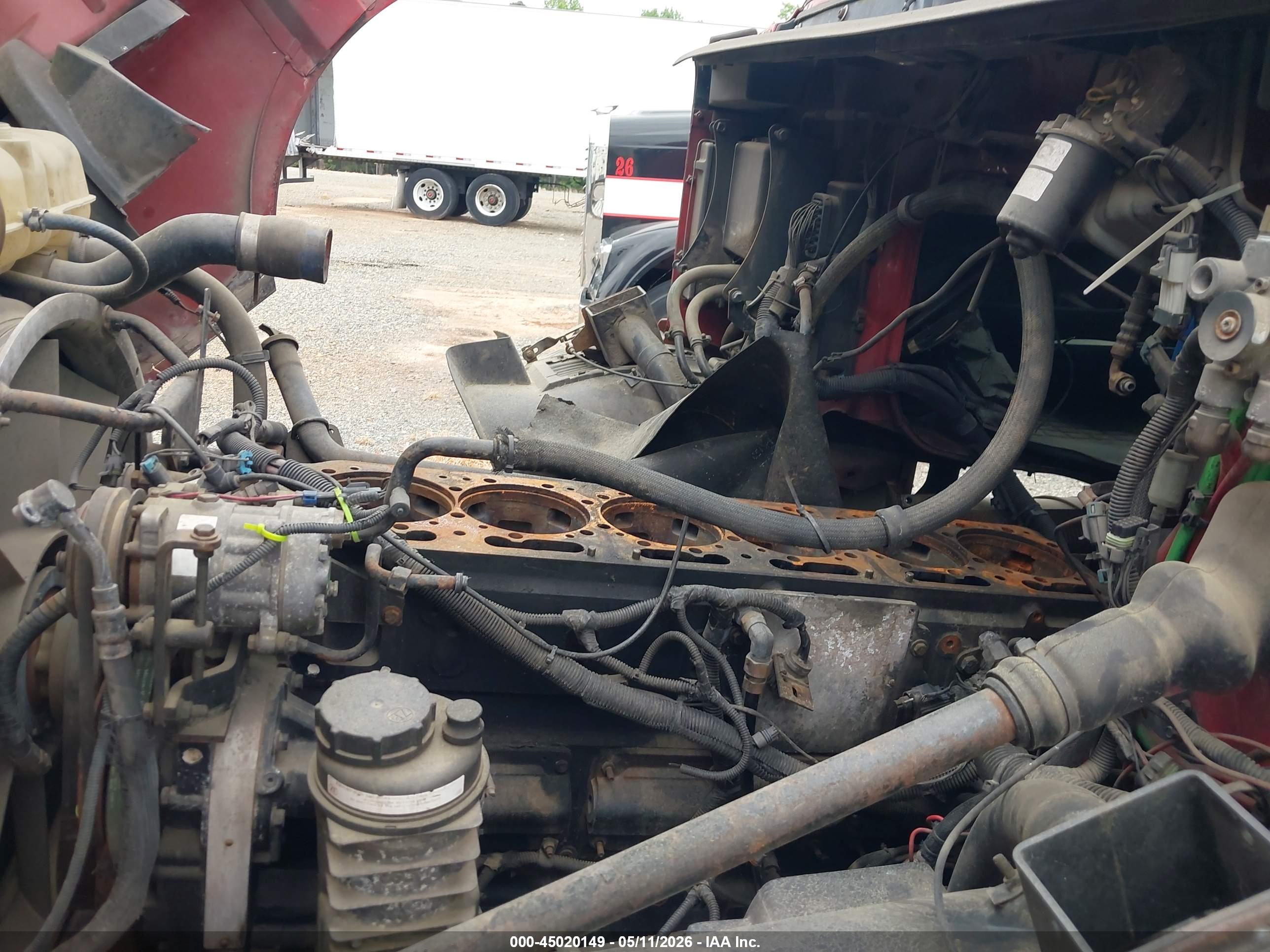 VOLVO VN image 10