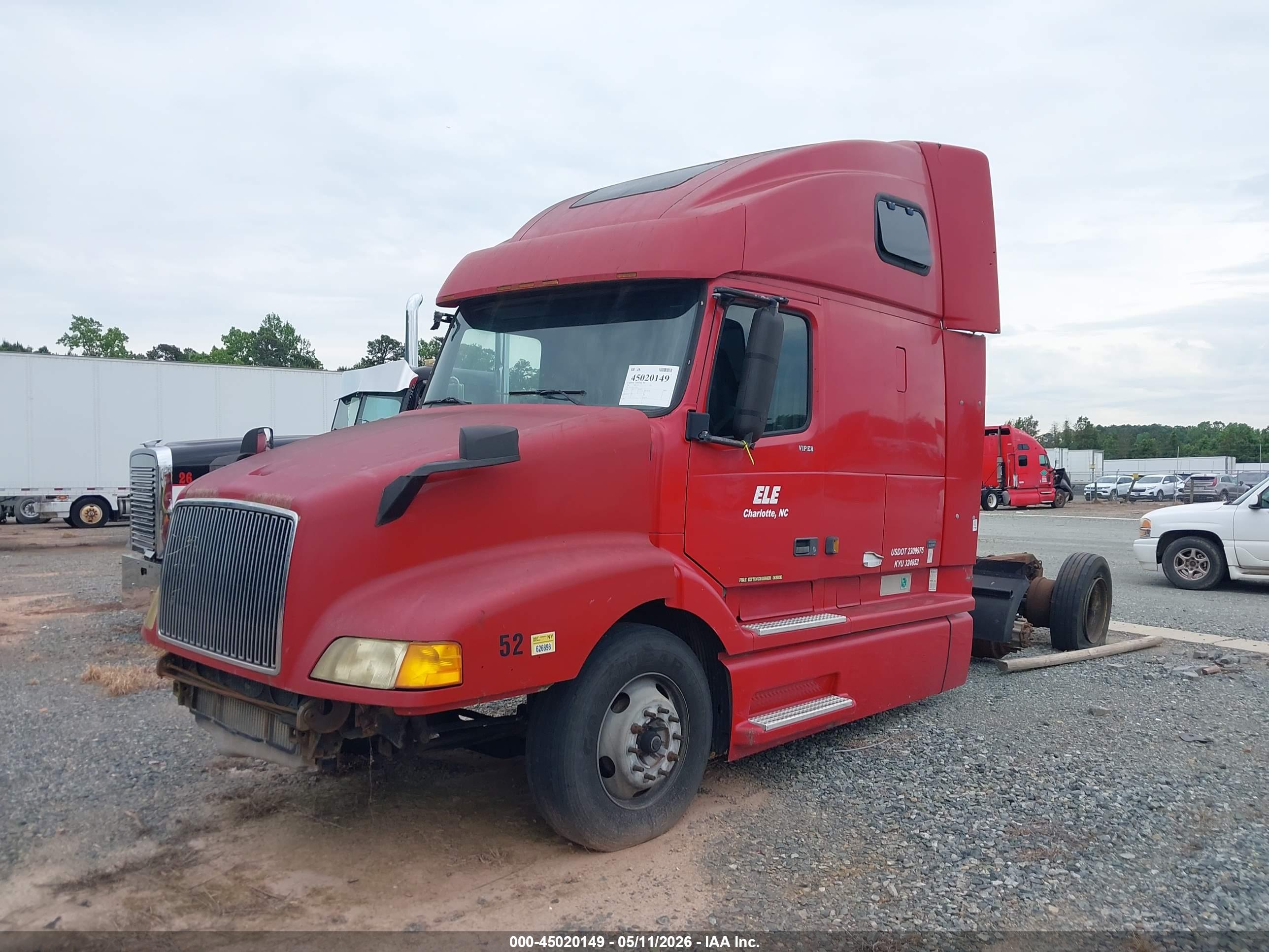VOLVO VN image 2