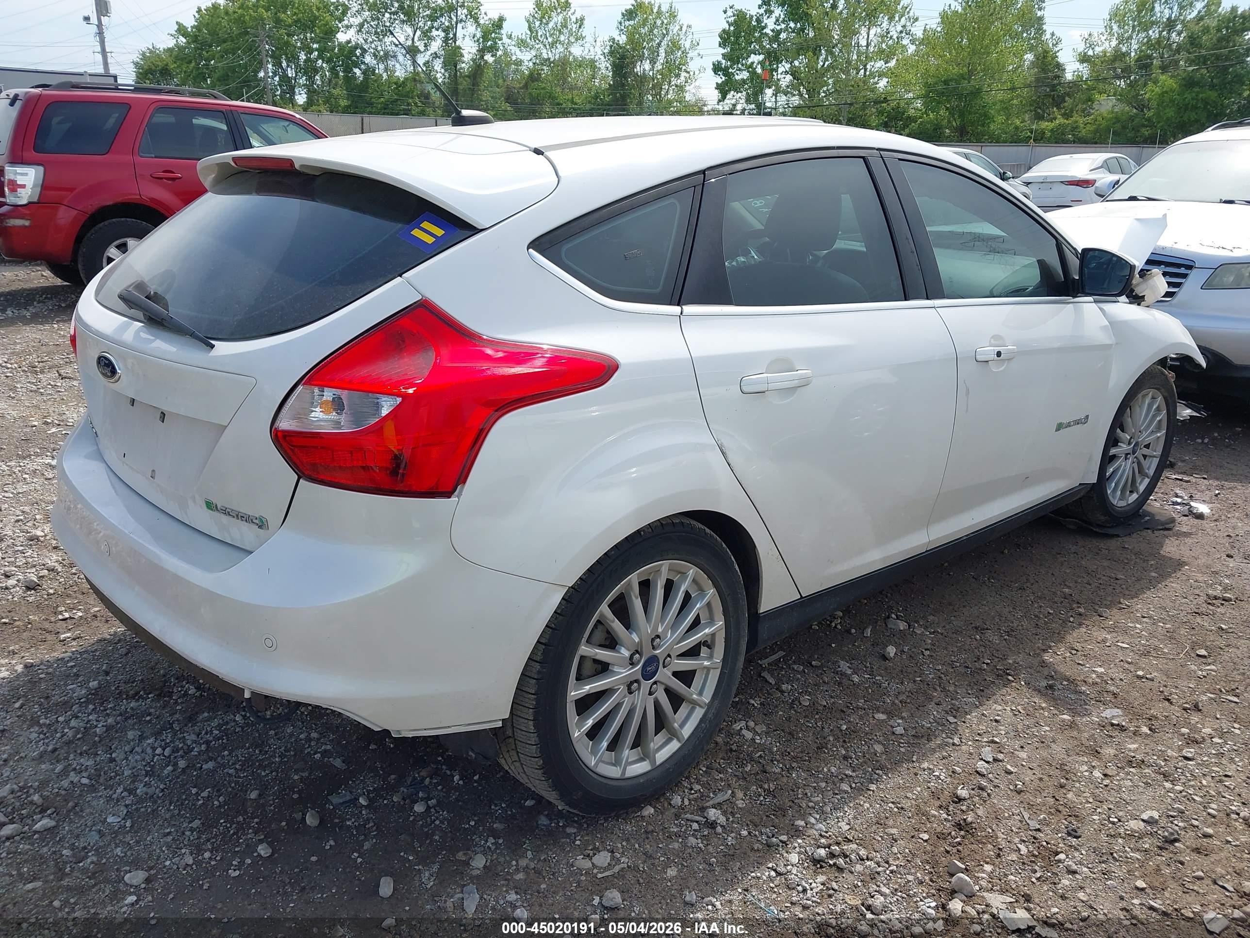 FORD FOCUS image 4