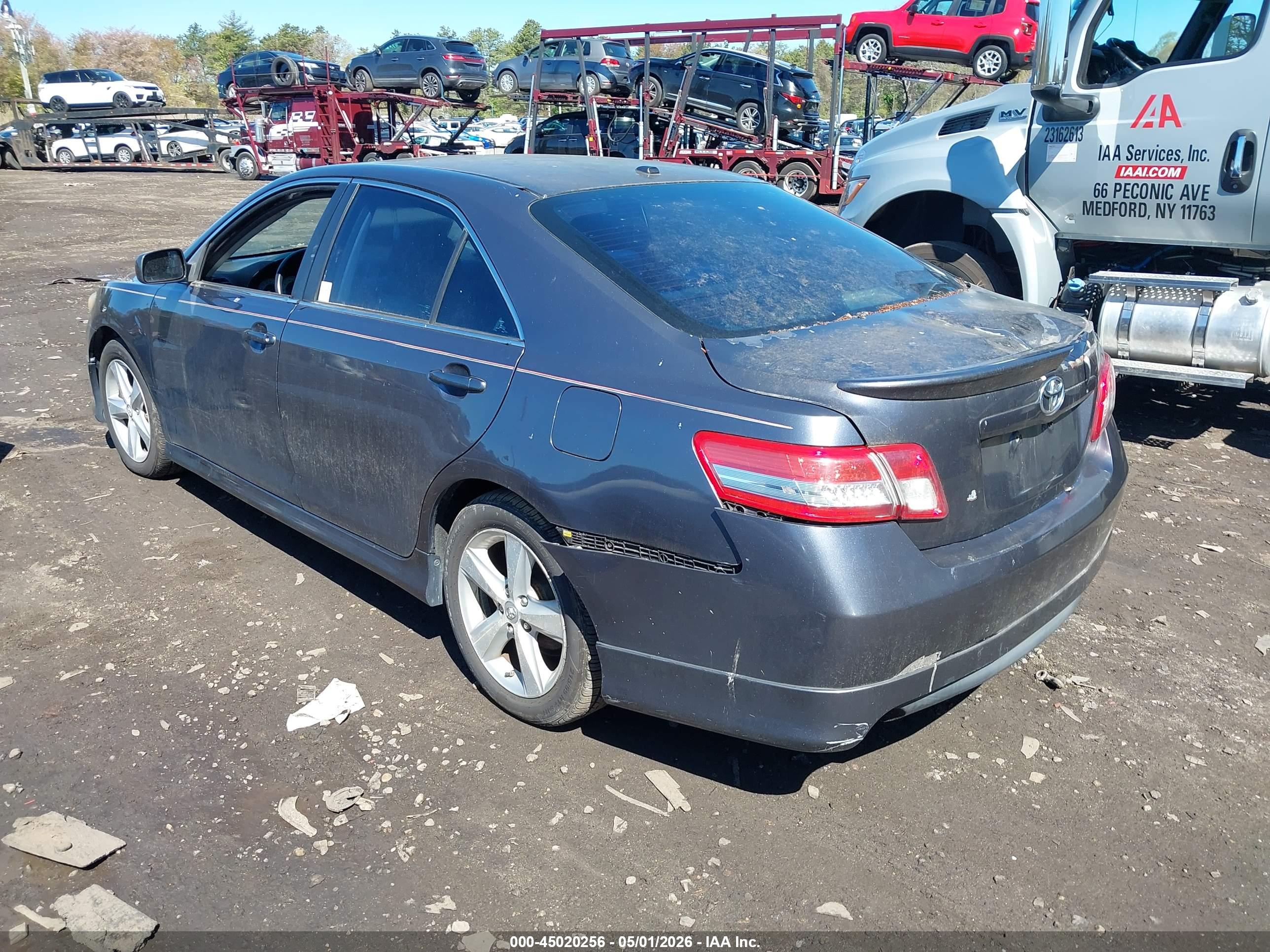TOYOTA CAMRY image 3