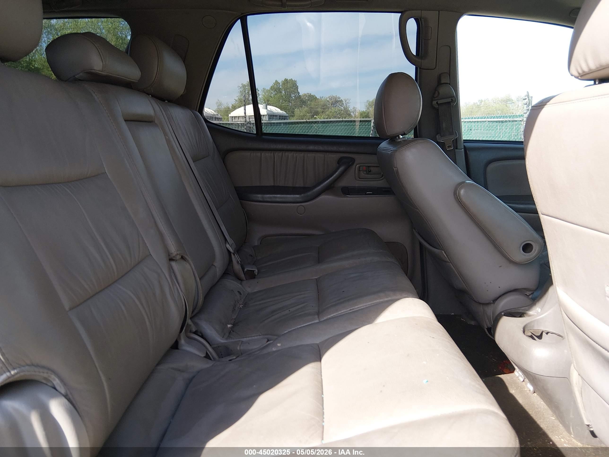 TOYOTA SEQUOIA image 8