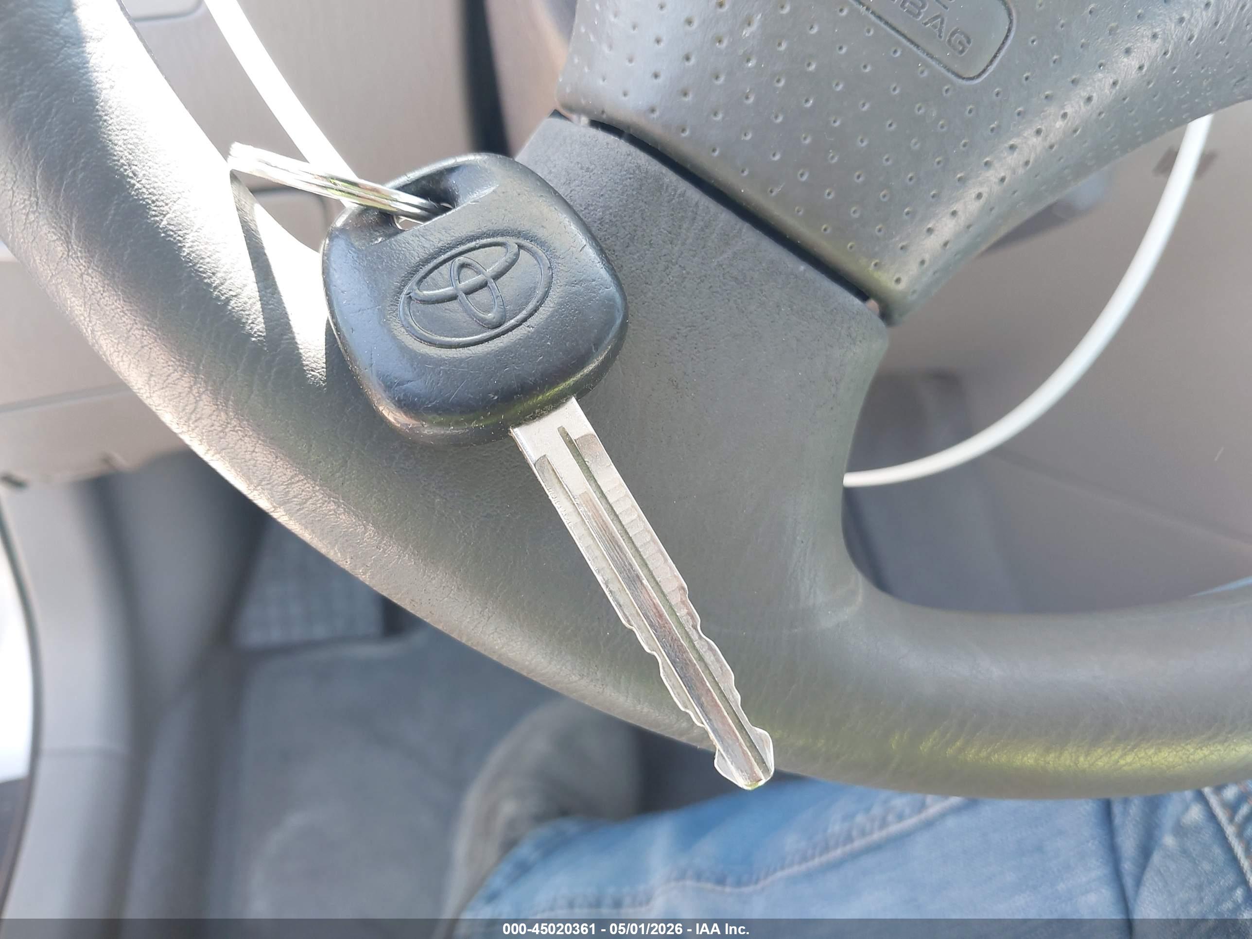 TOYOTA COROLLA image 11