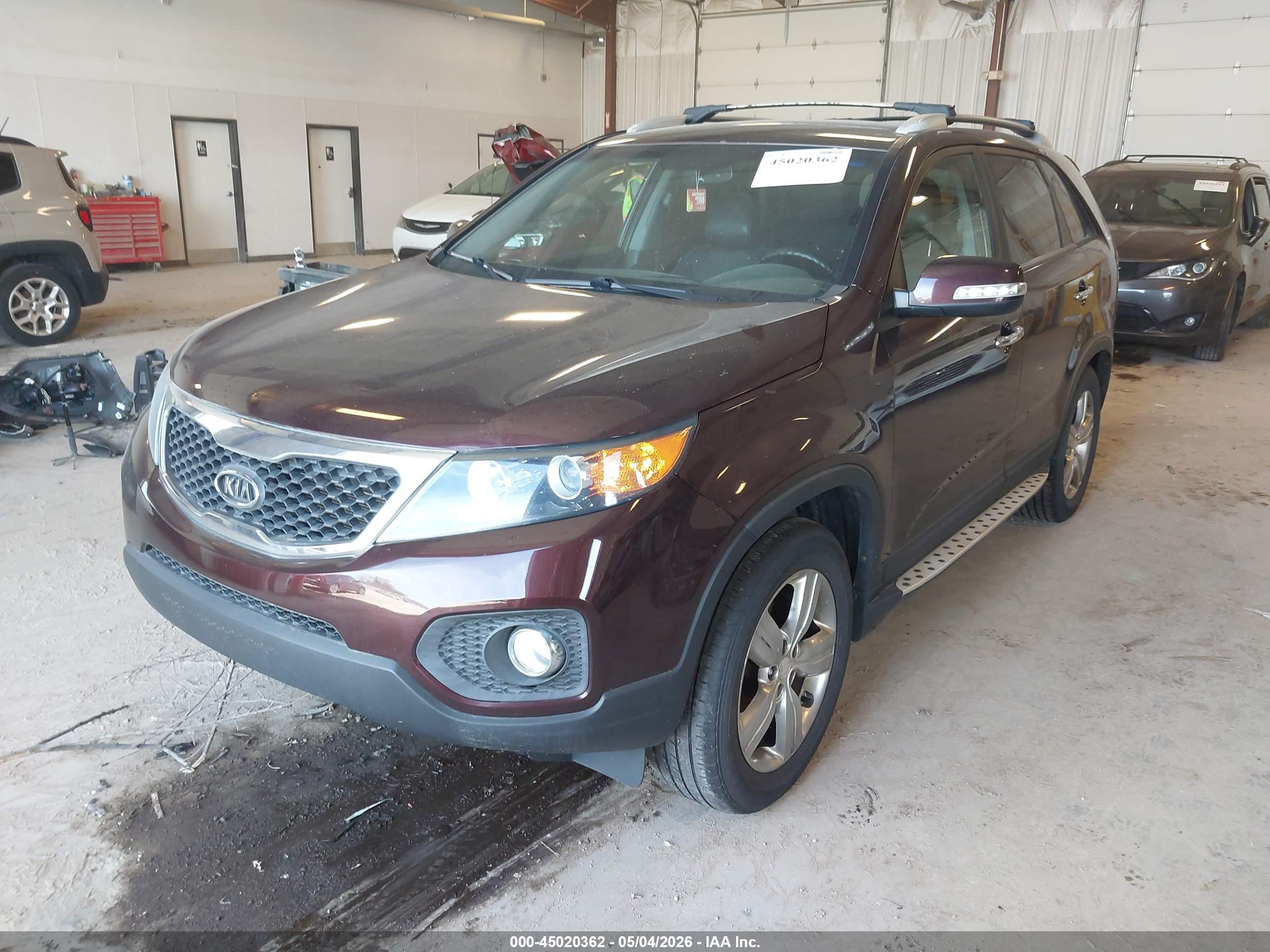 KIA SORENTO image 2