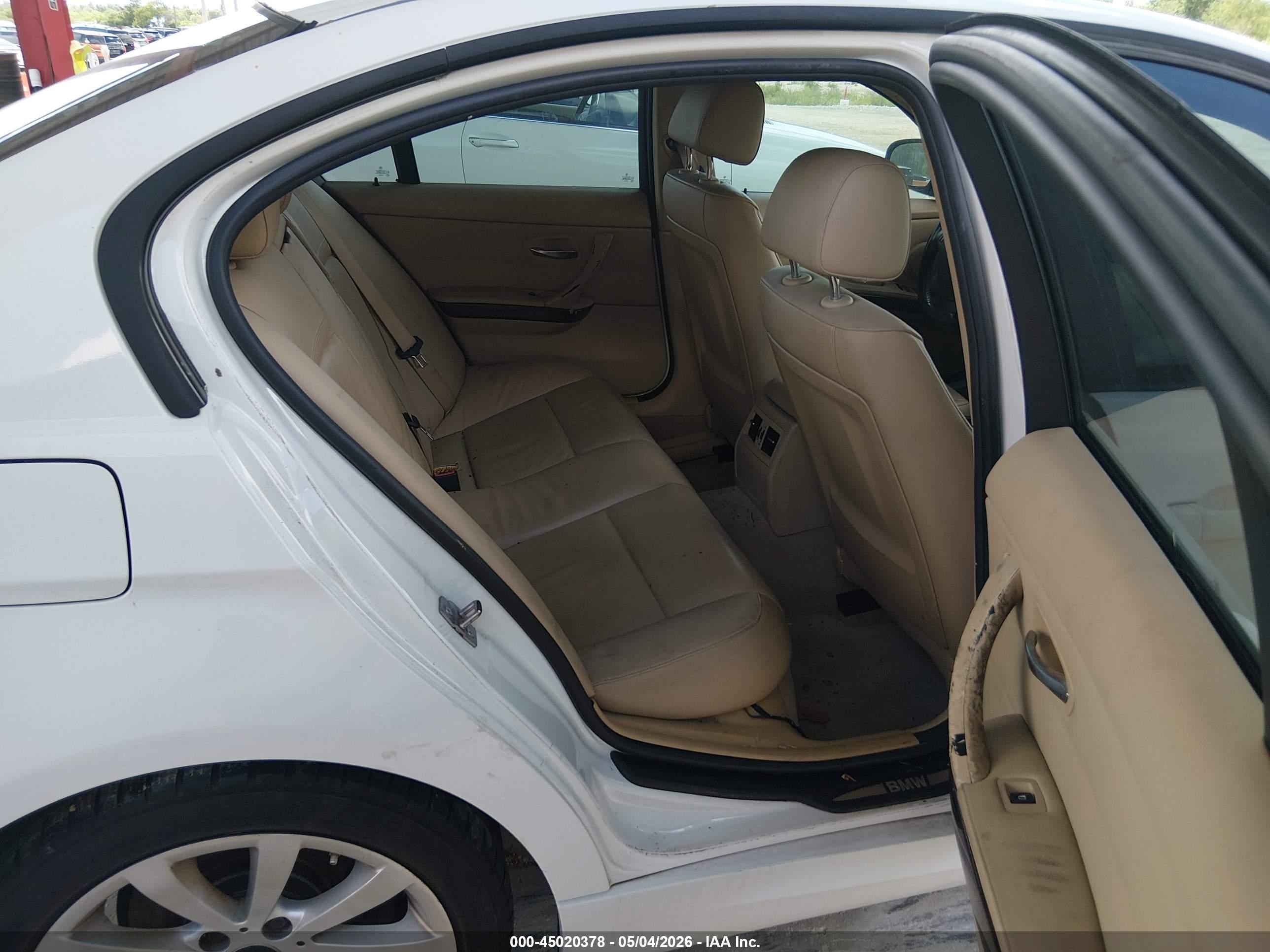 BMW 328I image 8