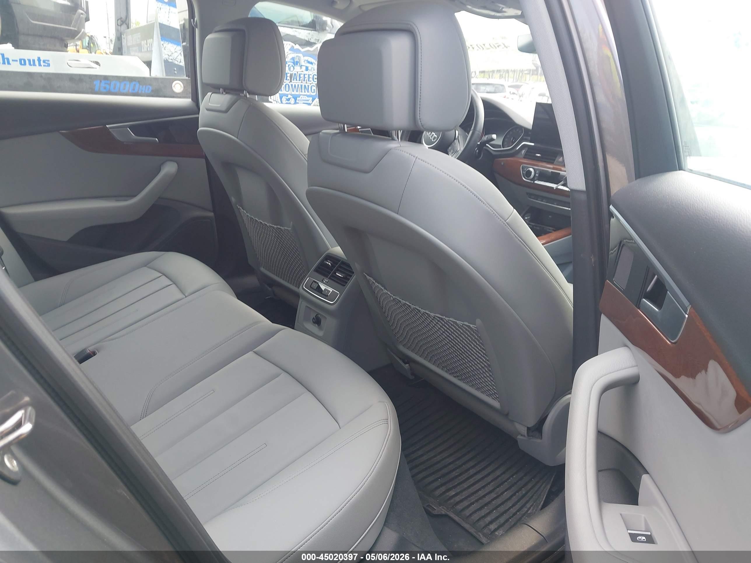 AUDI A4 image 8