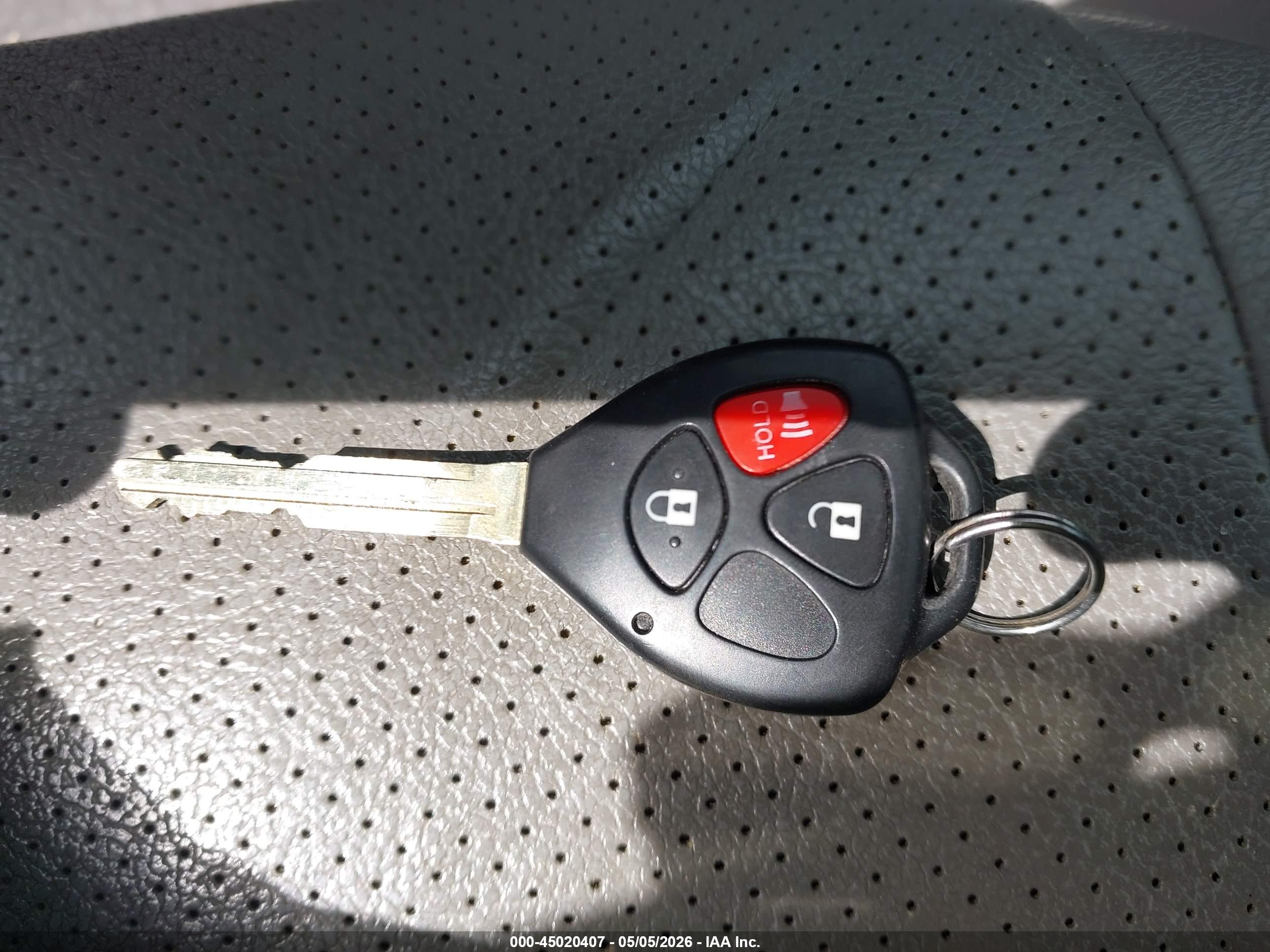 TOYOTA RAV4 image 11
