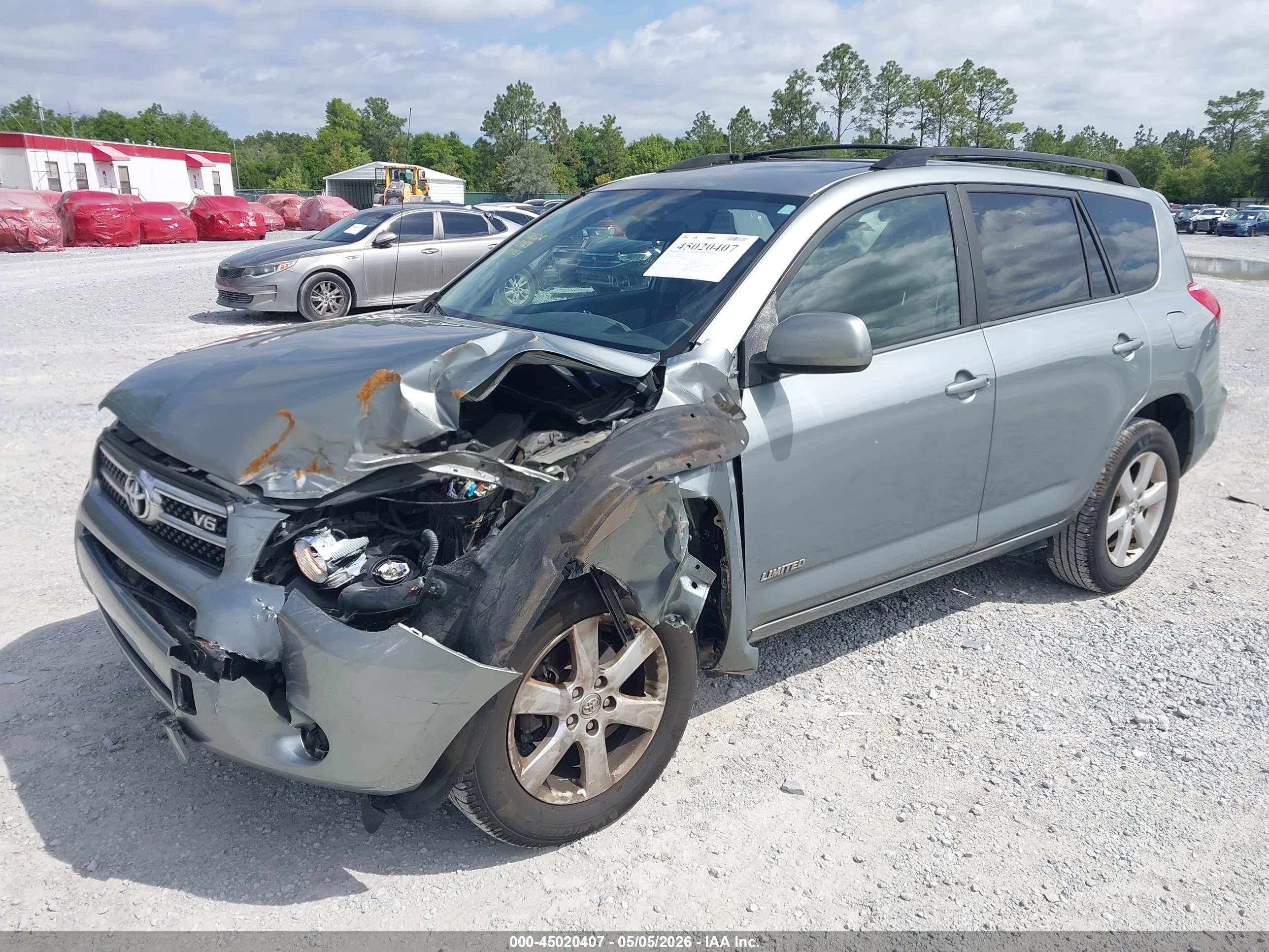 TOYOTA RAV4 image 2