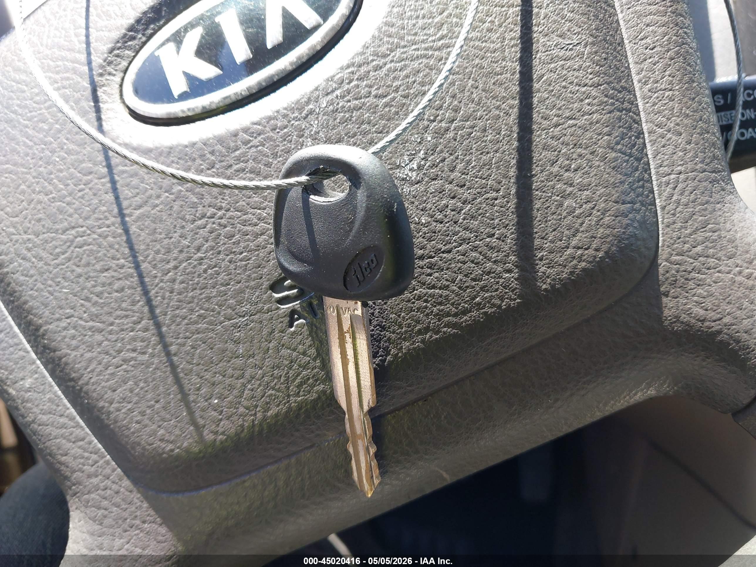 KIA SPECTRA image 11