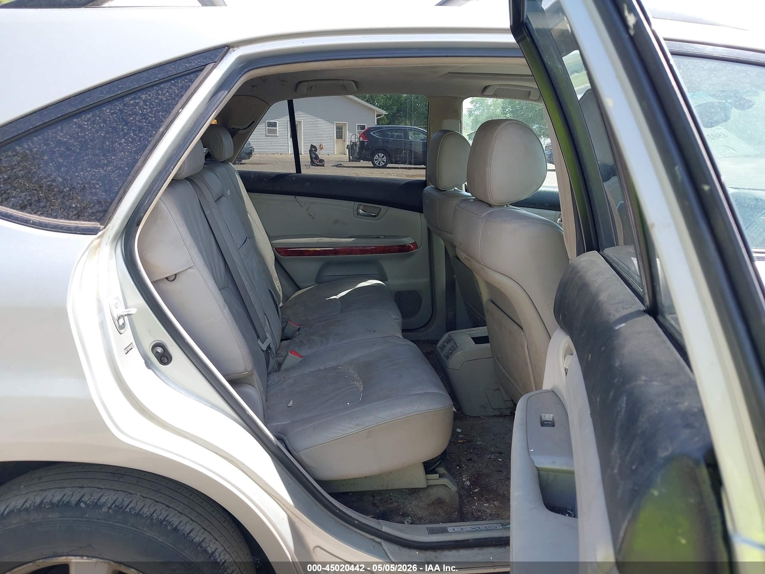 LEXUS RX image 8