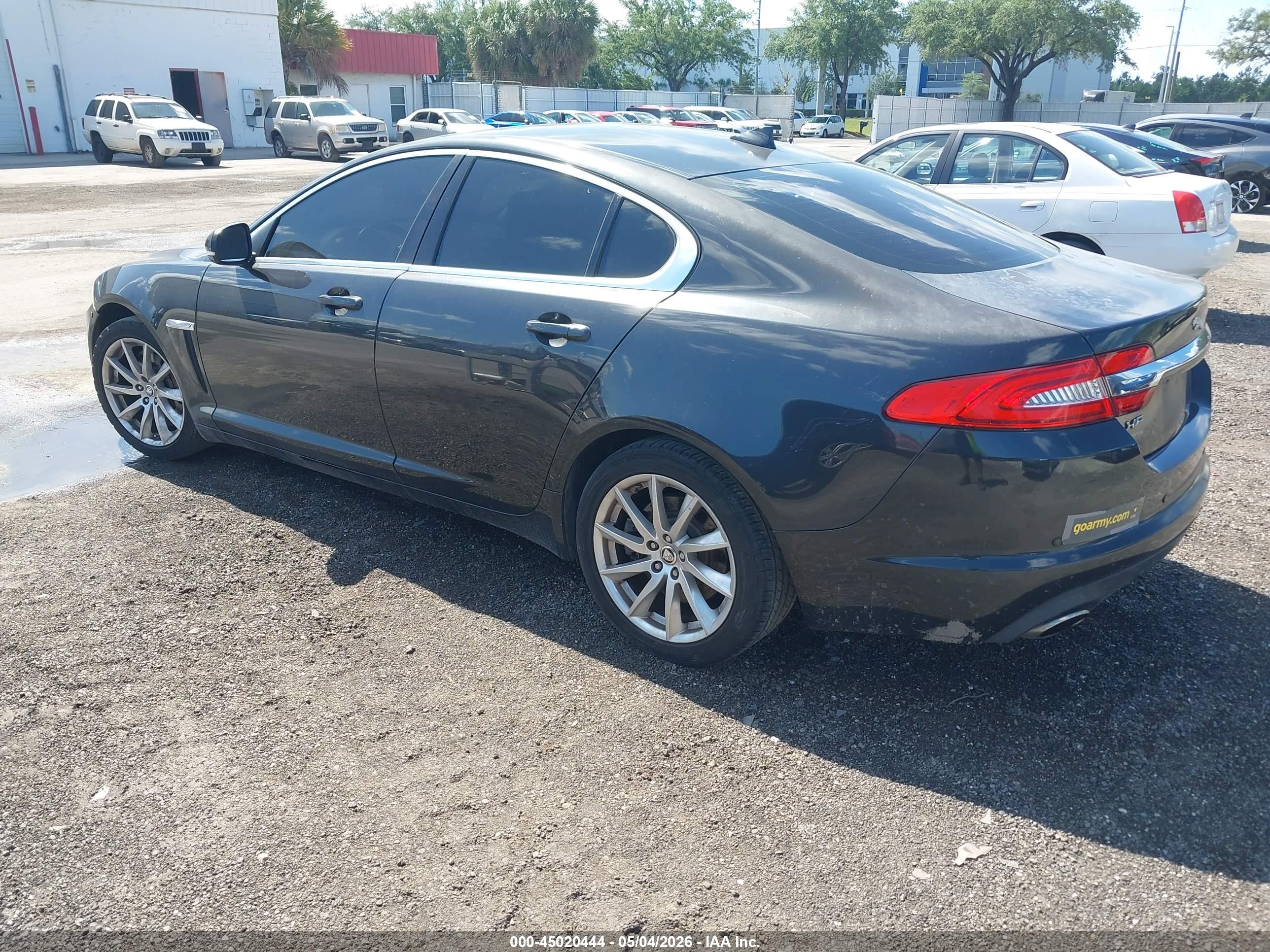 JAGUAR XF image 3