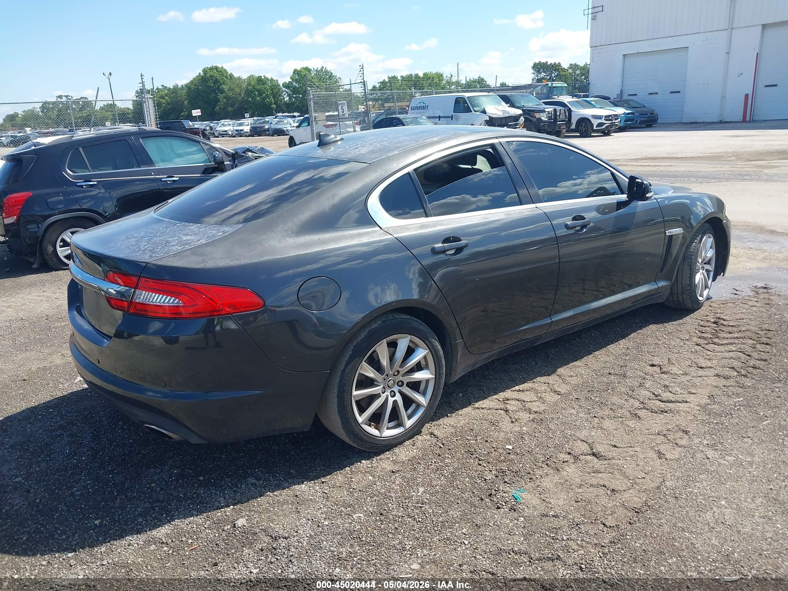 JAGUAR XF image 4