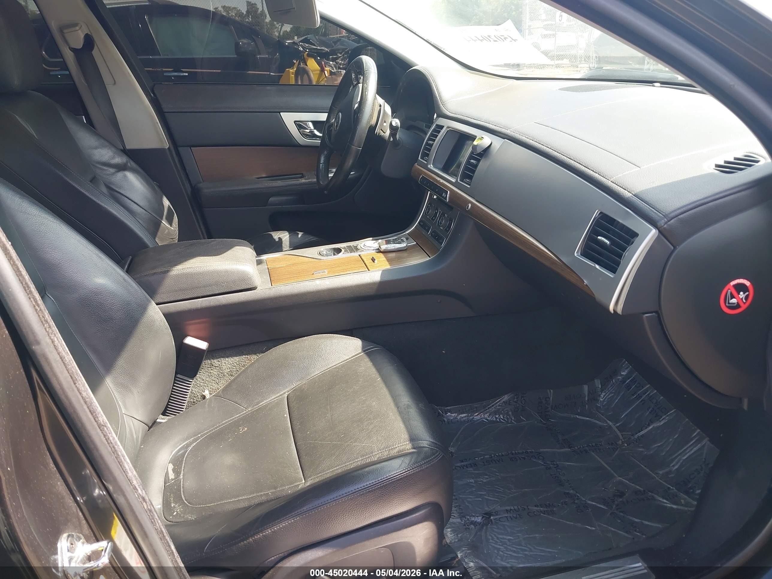 JAGUAR XF image 5