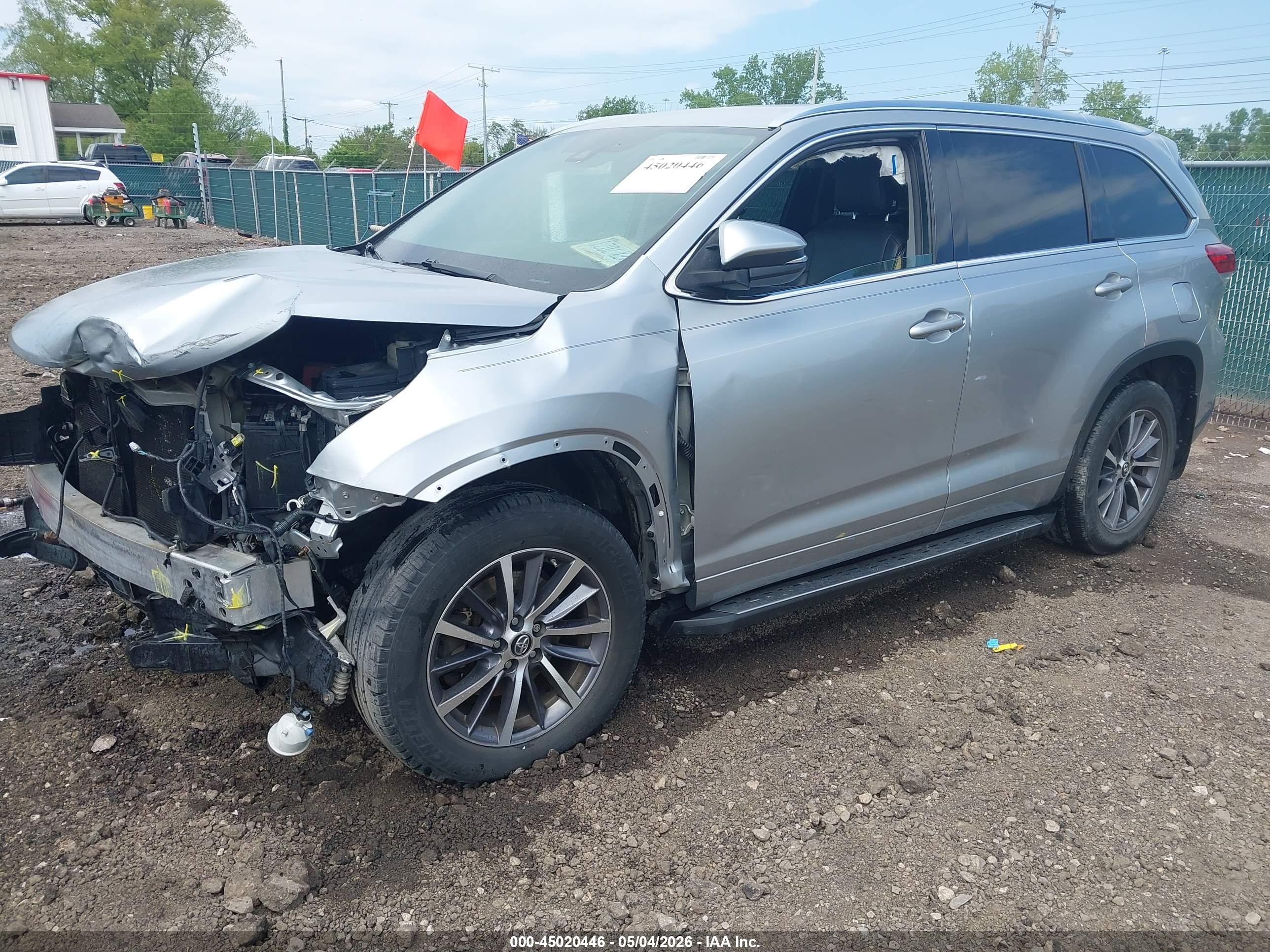 TOYOTA HIGHLANDER image 2