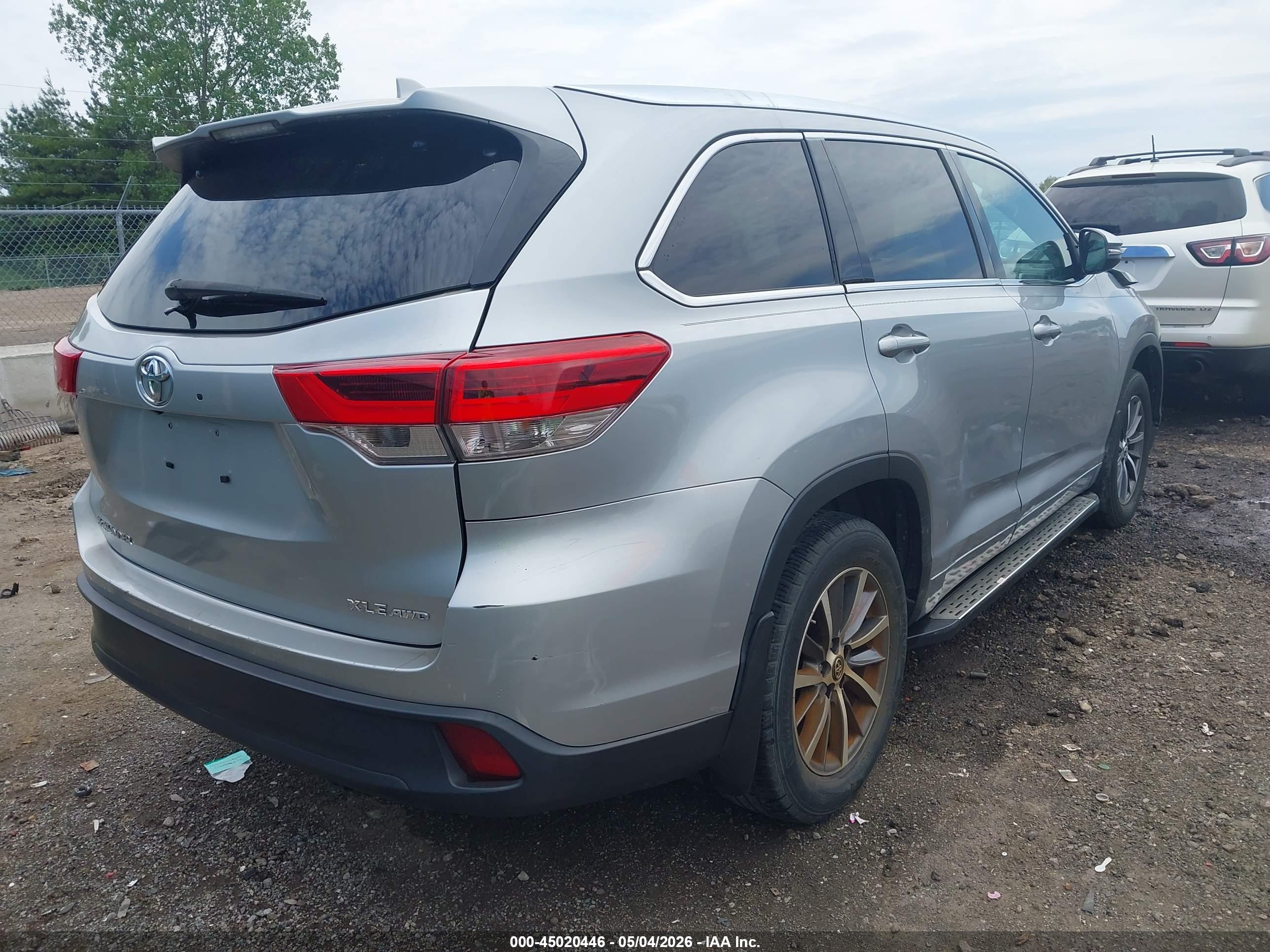 TOYOTA HIGHLANDER image 4