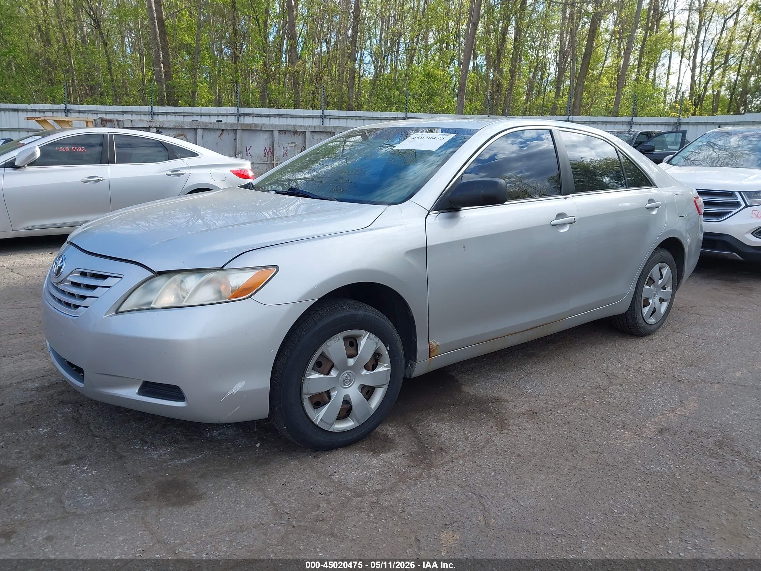 TOYOTA CAMRY image 2