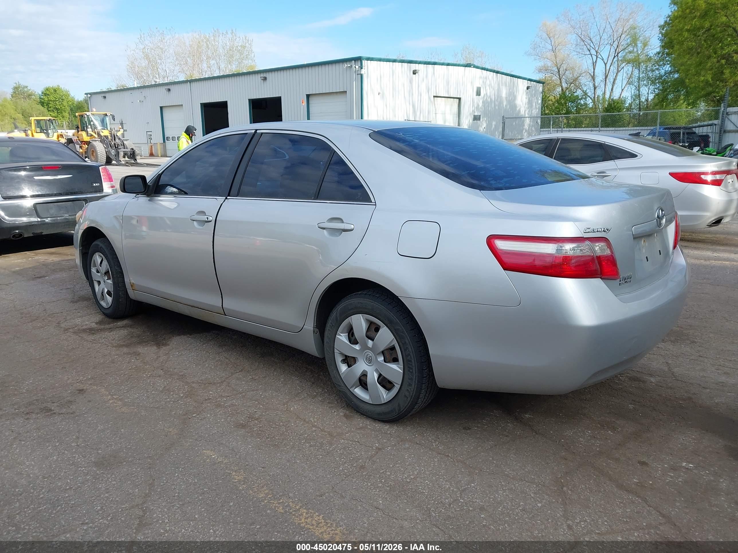 TOYOTA CAMRY image 3